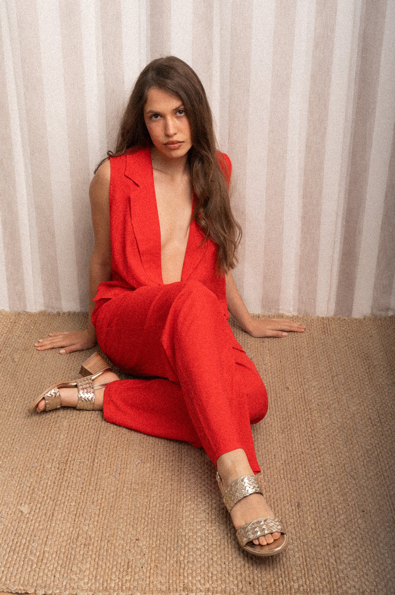 Set gilet e pantalone rosso in lino