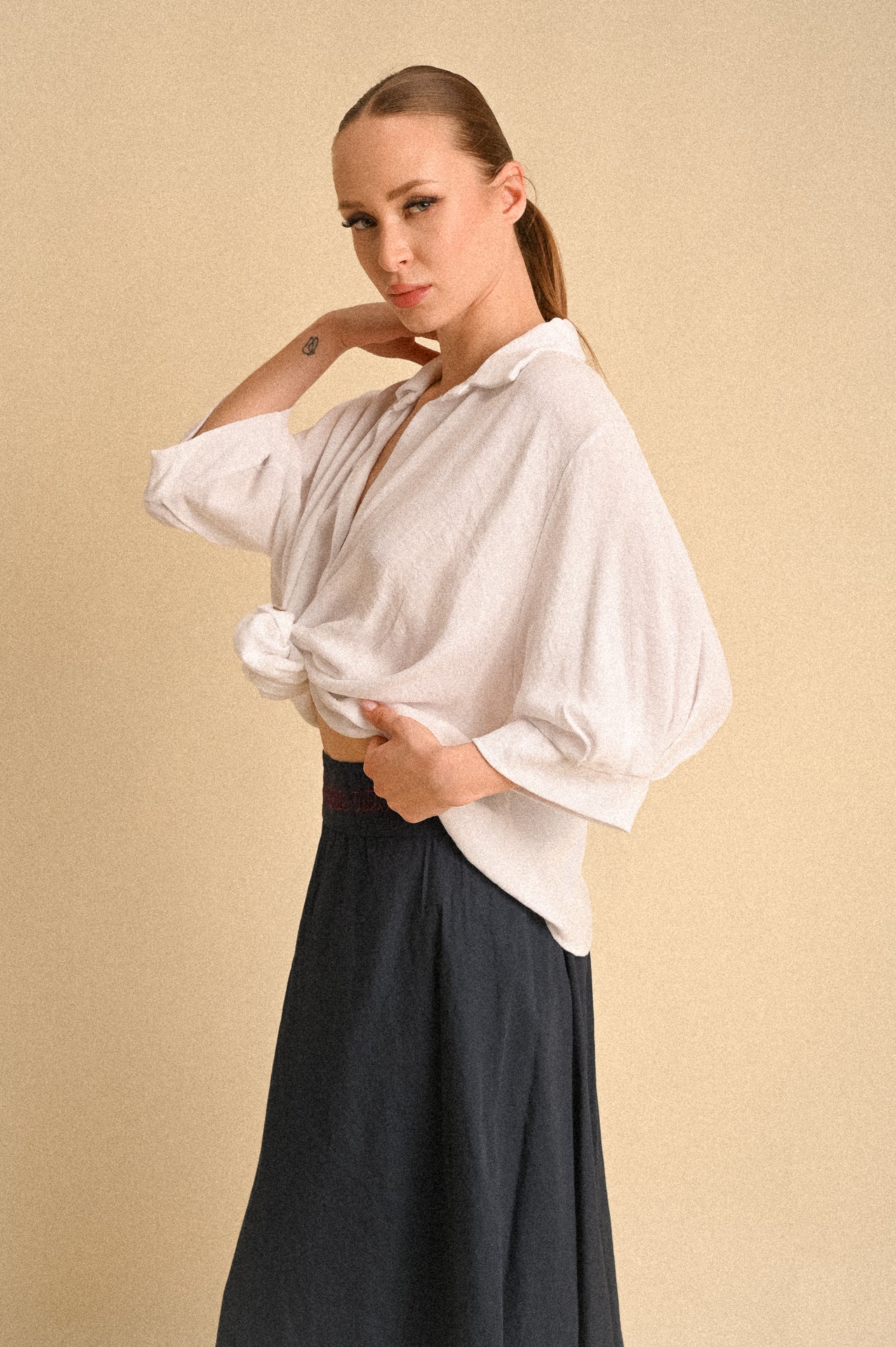 Camicia Bianca Santorini – Camicia Donna Over con Nodo Frontale