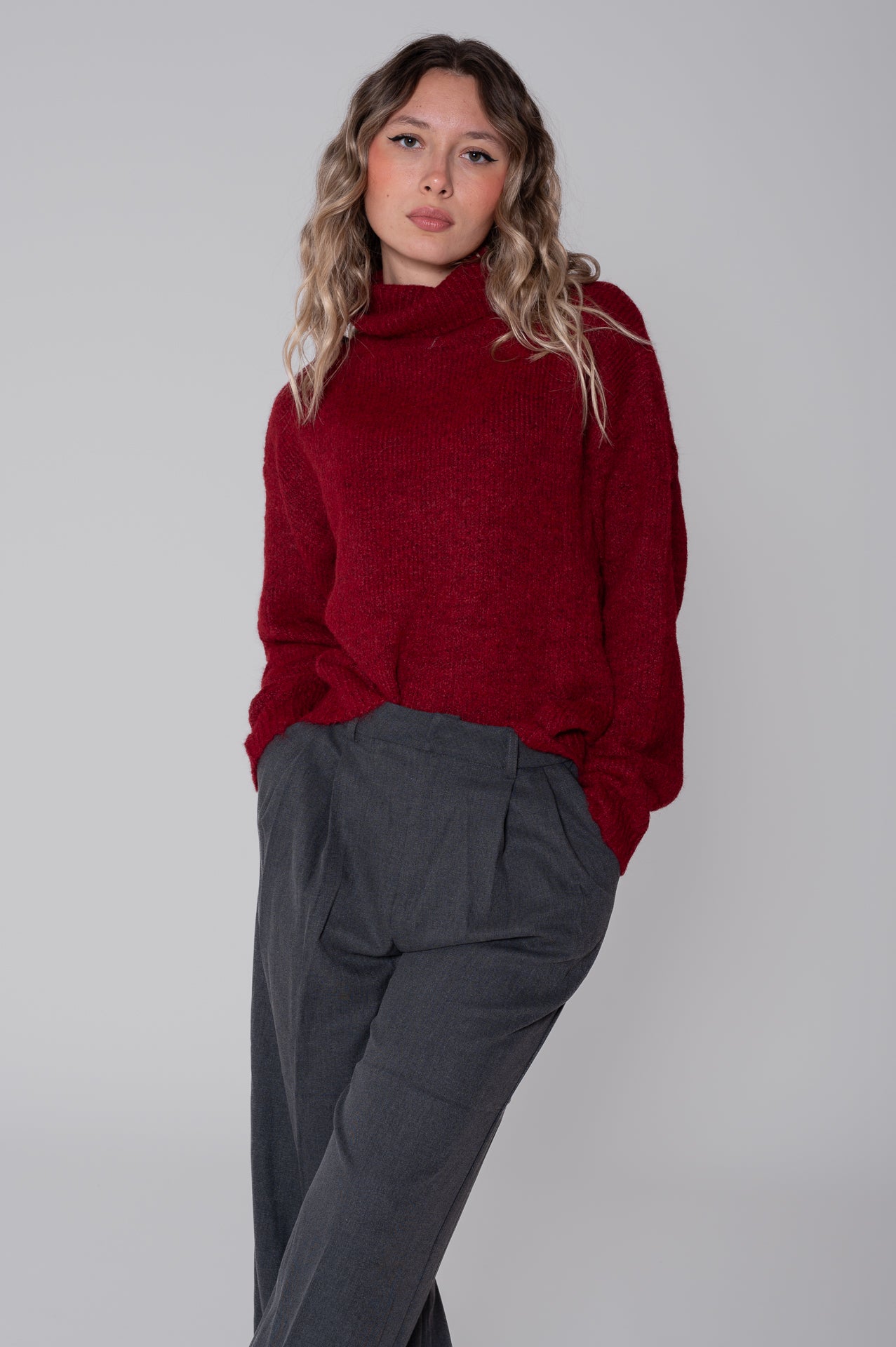 Maglione bordeaux collo alto