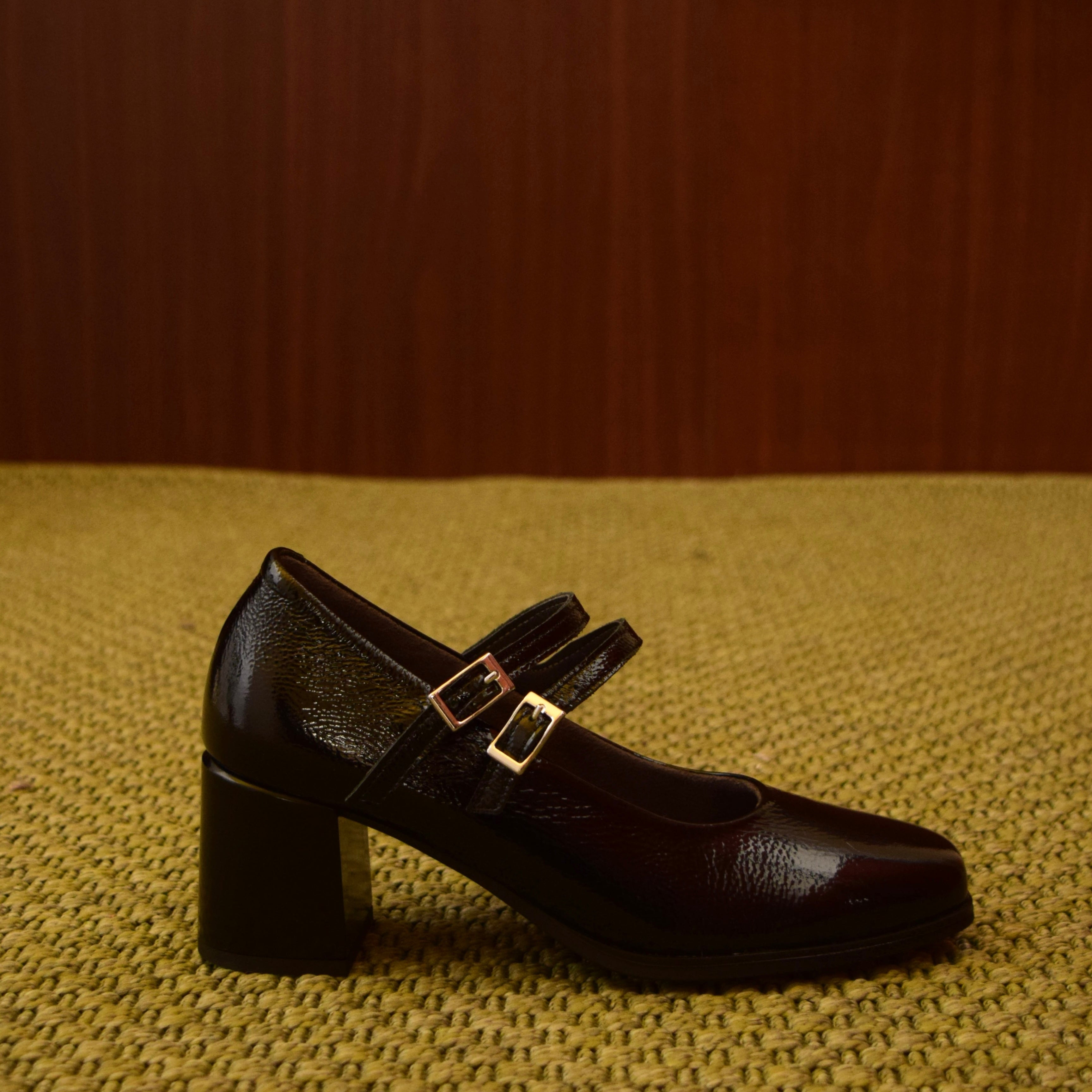 Scarpe Mary Jane bordeaux con doppio cinturino e tacco largo | unico officina di tendenza 