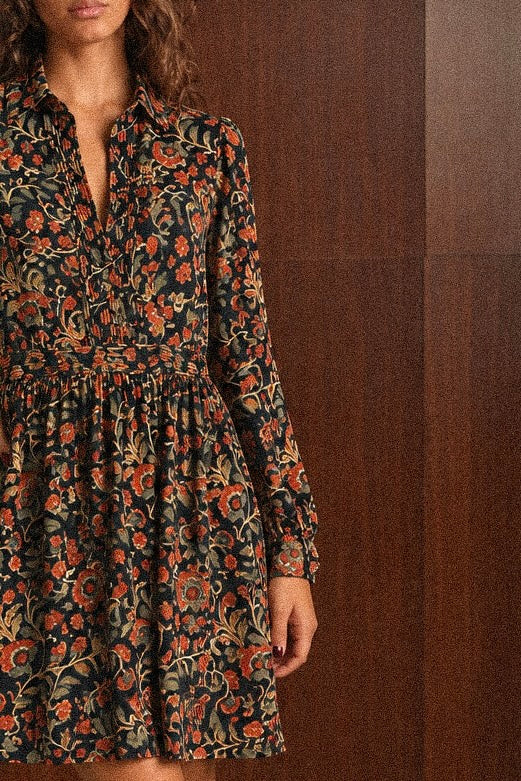 Abito Flora donna corto a fantasia floreale su fondo nero con vita elasticizzata
