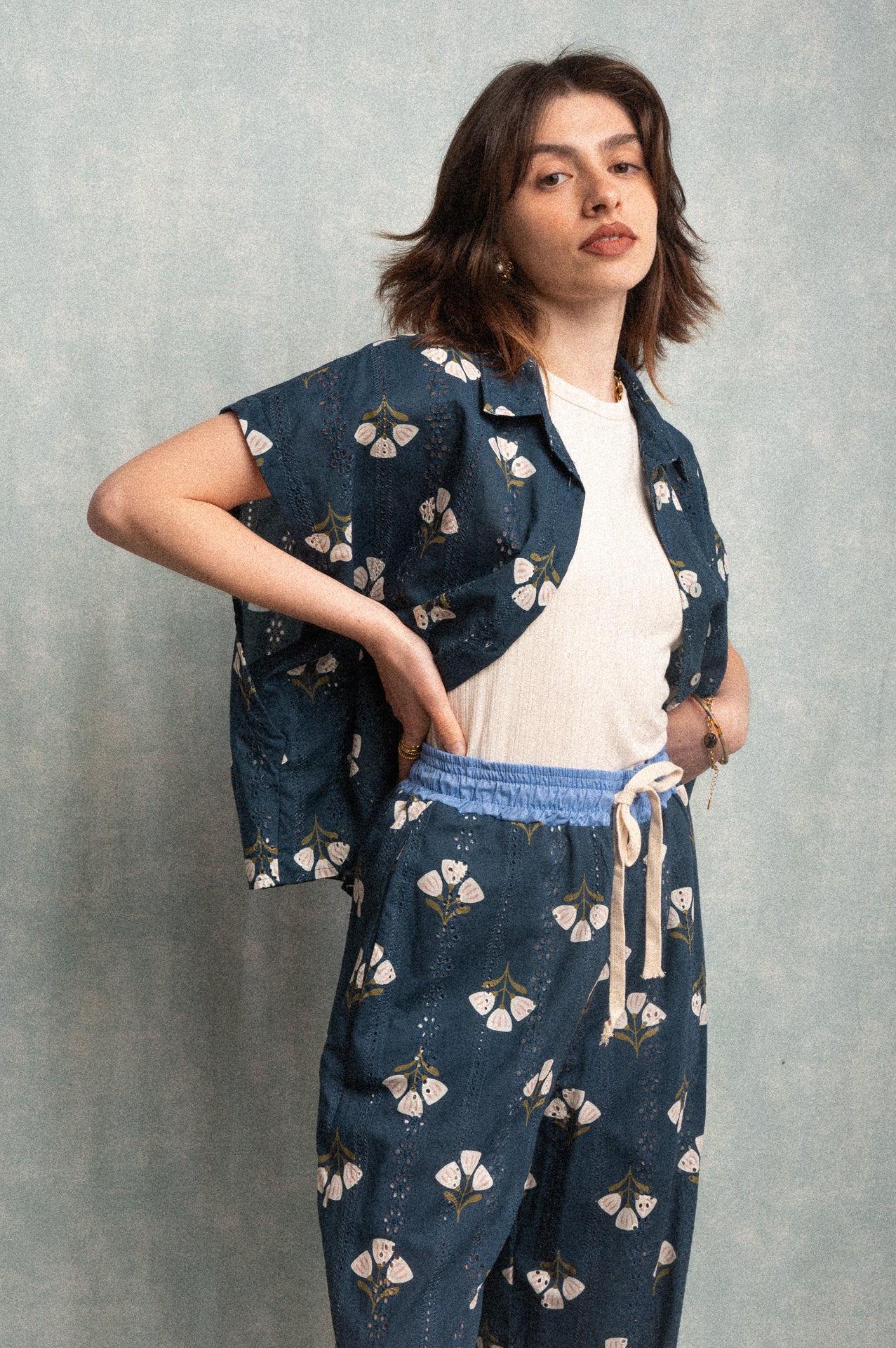 Camicia Jannette blu con ricami
