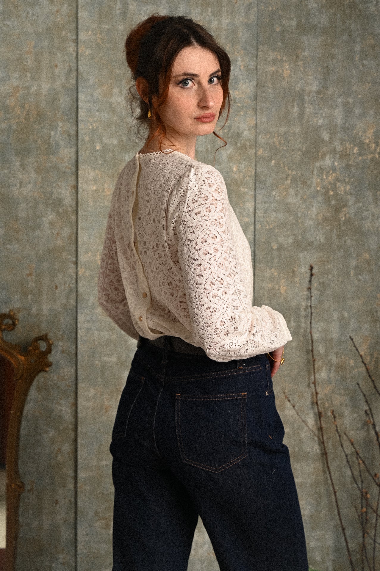 Blusa Melissa Donna Ricamata Bianca con Bottoni Posteriori – Pizzo Traforato Elegante