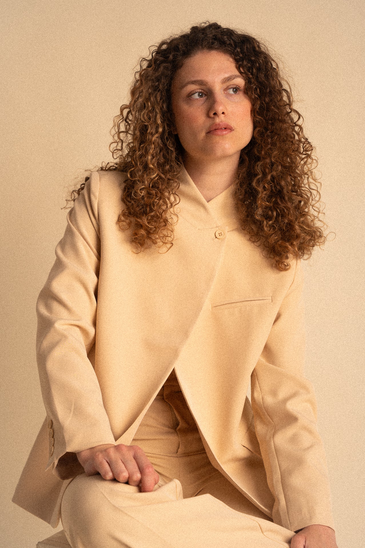 Blazer Donna crema con Chiusura Asimmetrica