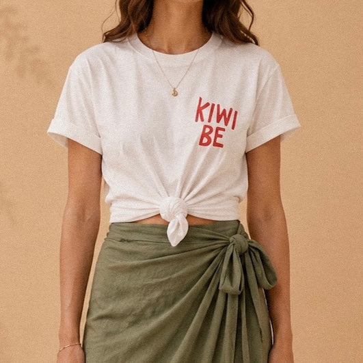 T-shirt bianca con stampa kiwi