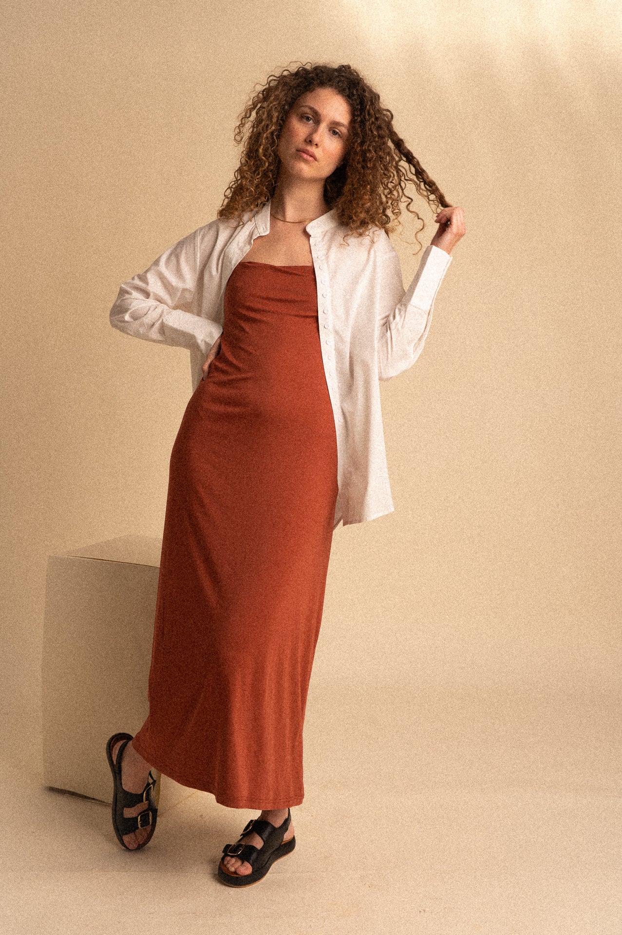 Abito Lungo Donna in Tencel Terracotta Calda con Schiena Incrociata