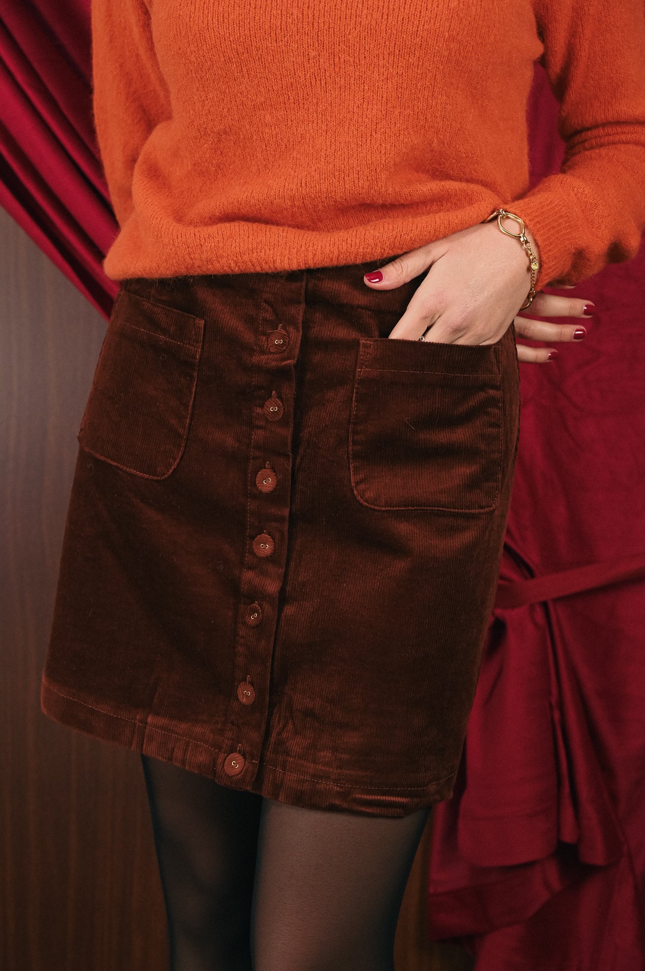 Gonna corta blu in velluto a costine