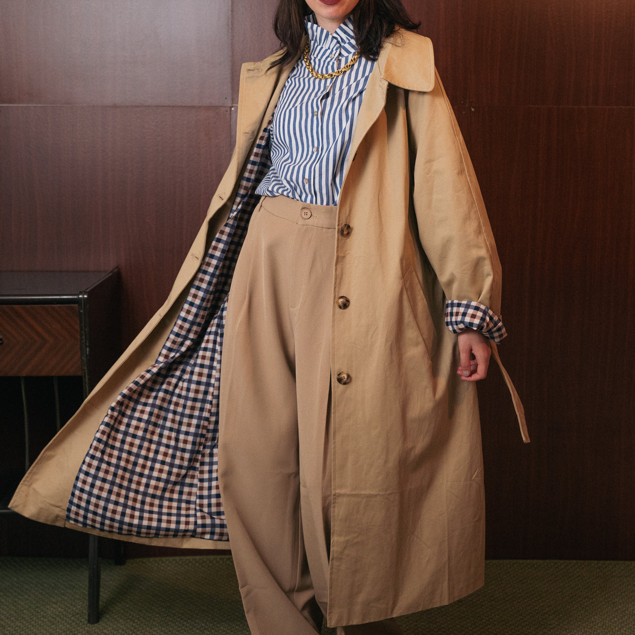 Trench coat beige con velina a quadretti