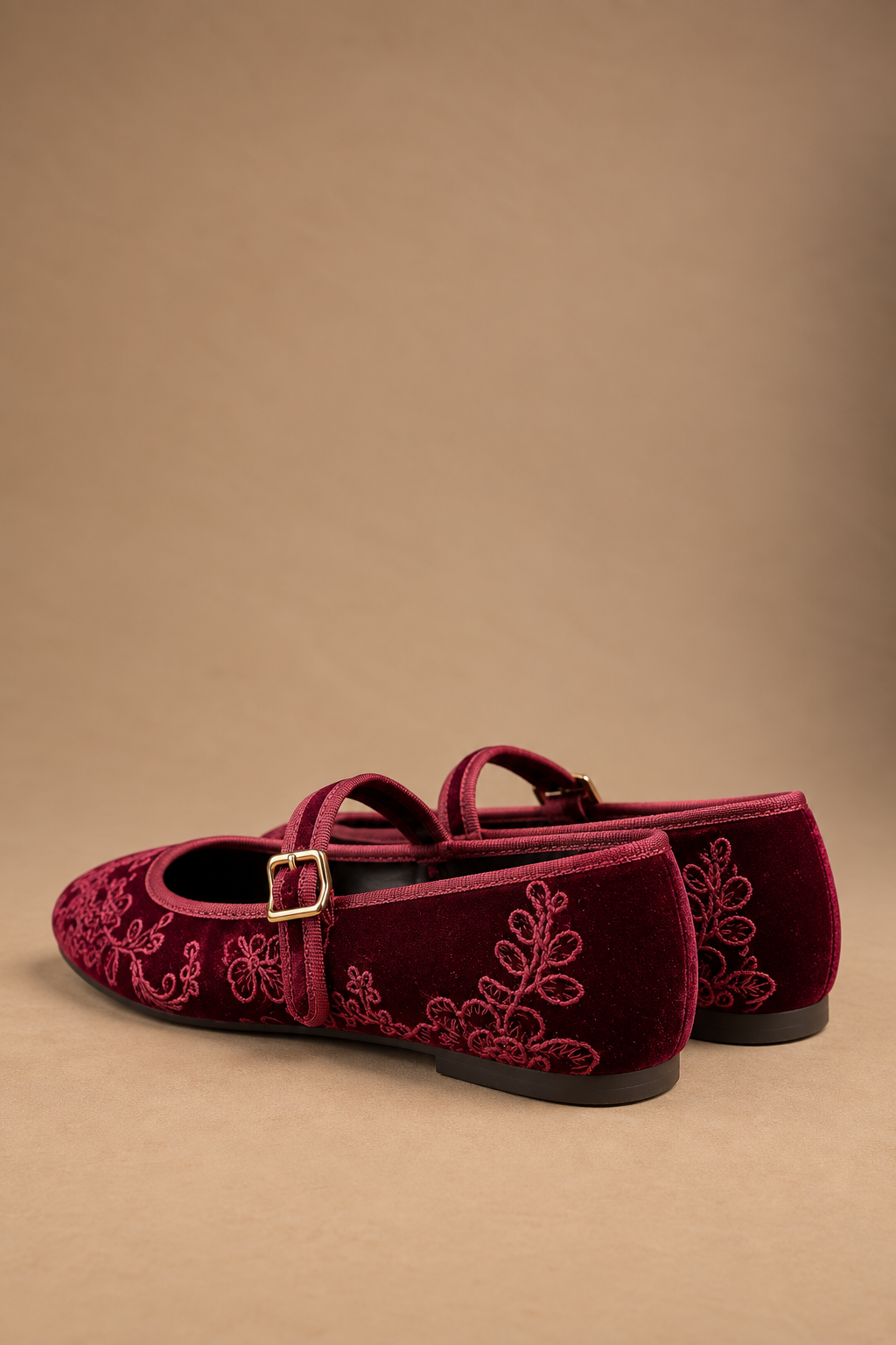 Ballerina Mary Jane Donna in Velluto Bordeaux Ricamato con Cinturino e Fibbia