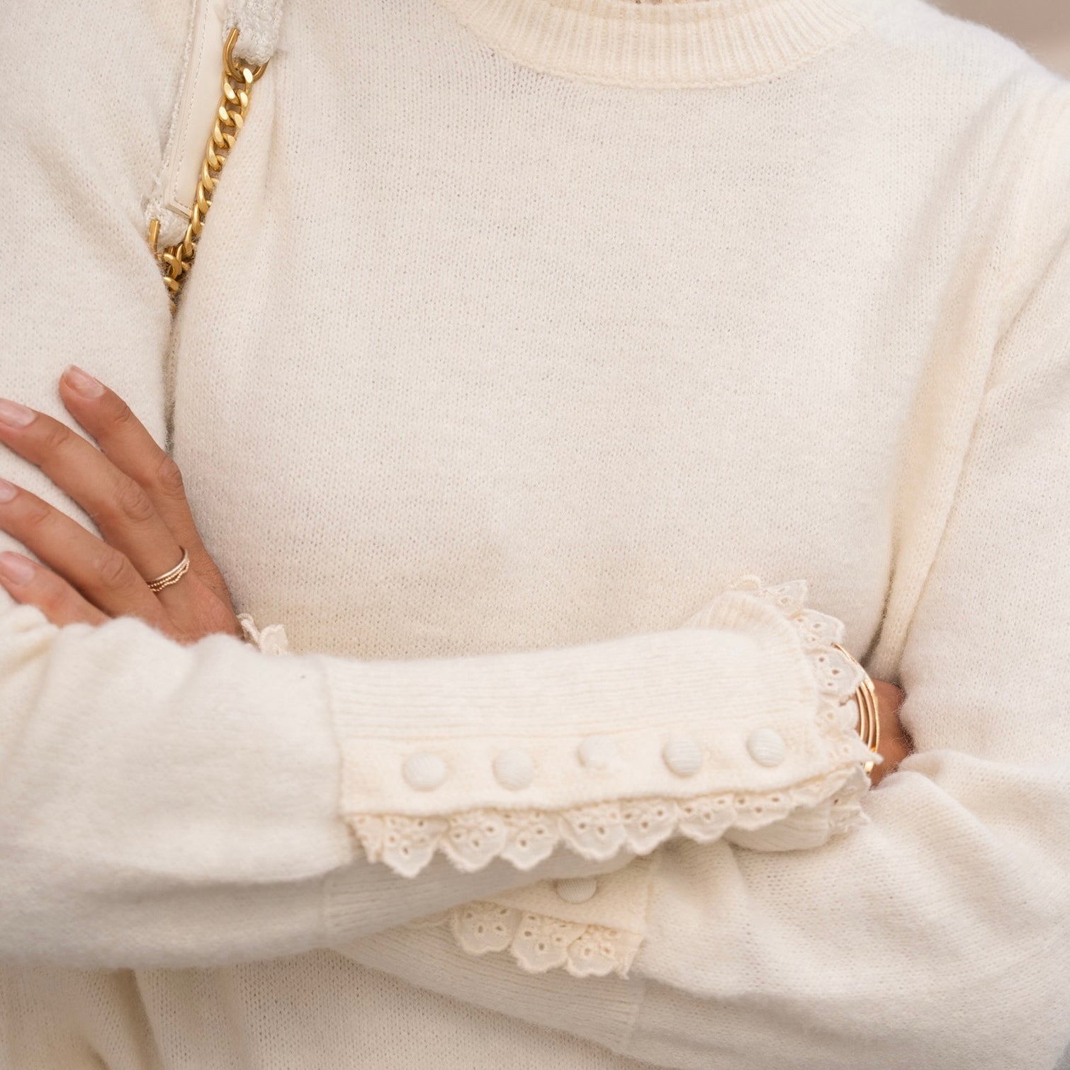 Maglia Donna beige Modello Camille | Collo e Polsi in Pizzo | Misto Lana Morbido