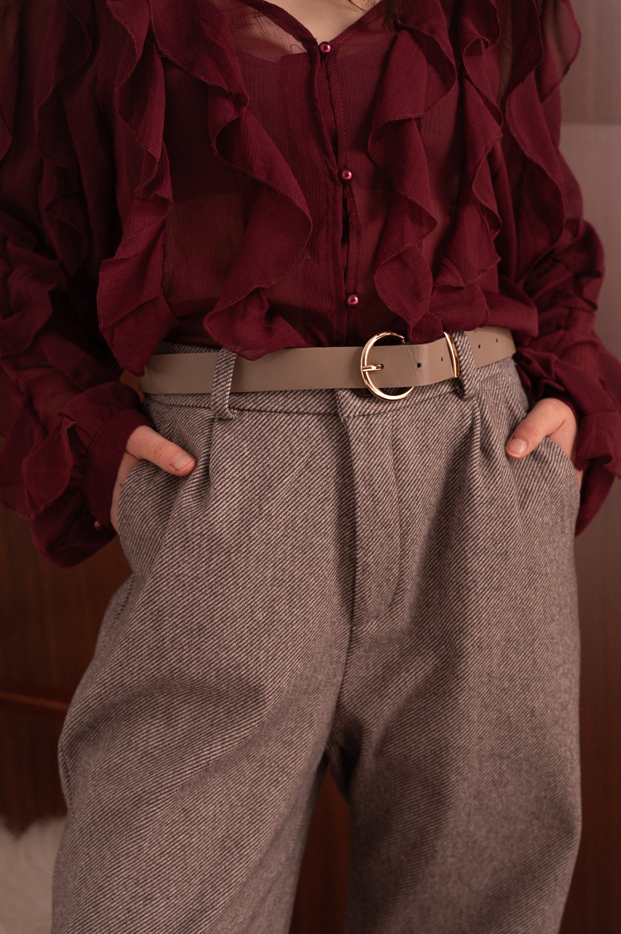 Set Gilet e Pantalone a Righe Tortora con Cintura