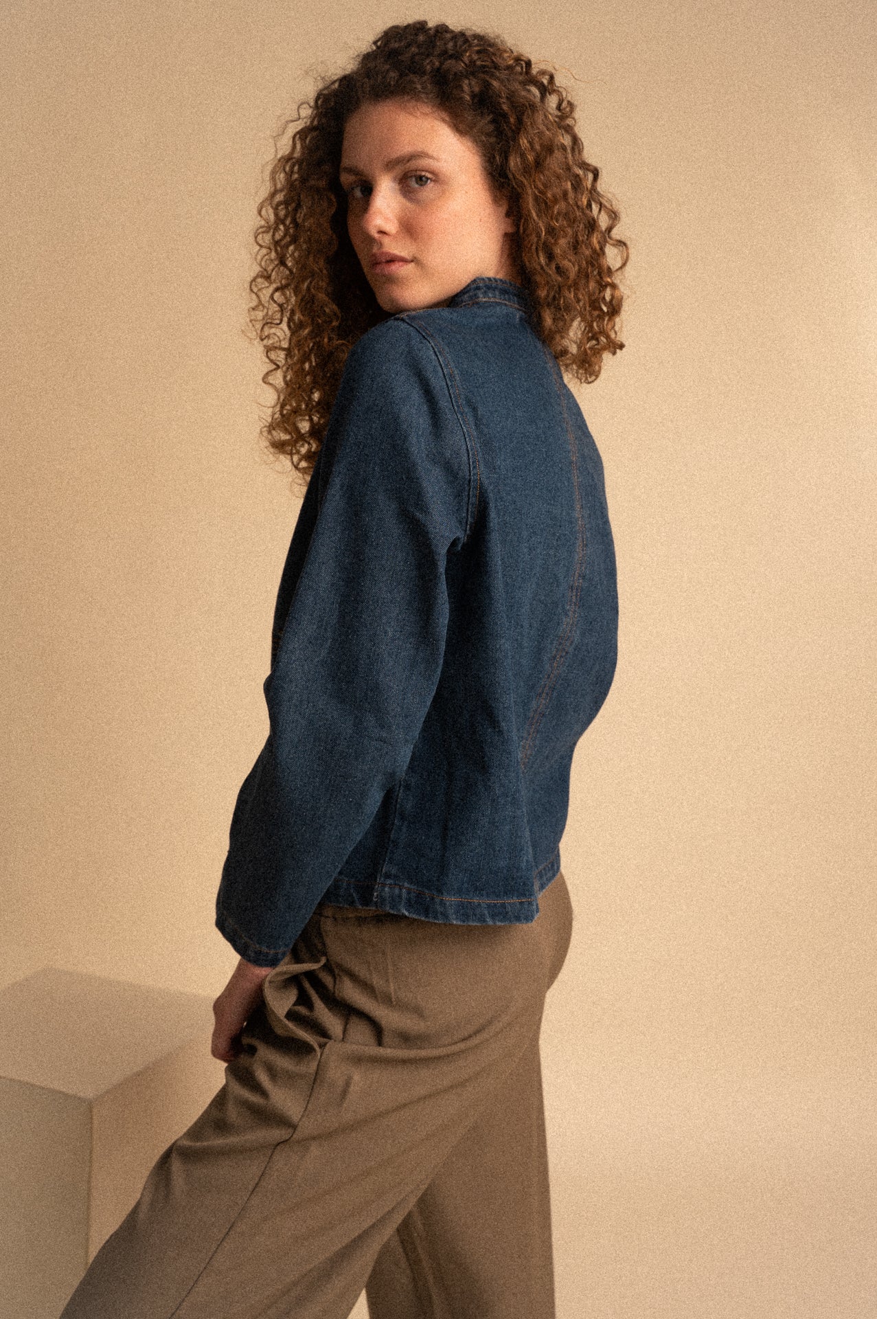 Giacca mandarin collet in Denim con Chiusura frog closure
