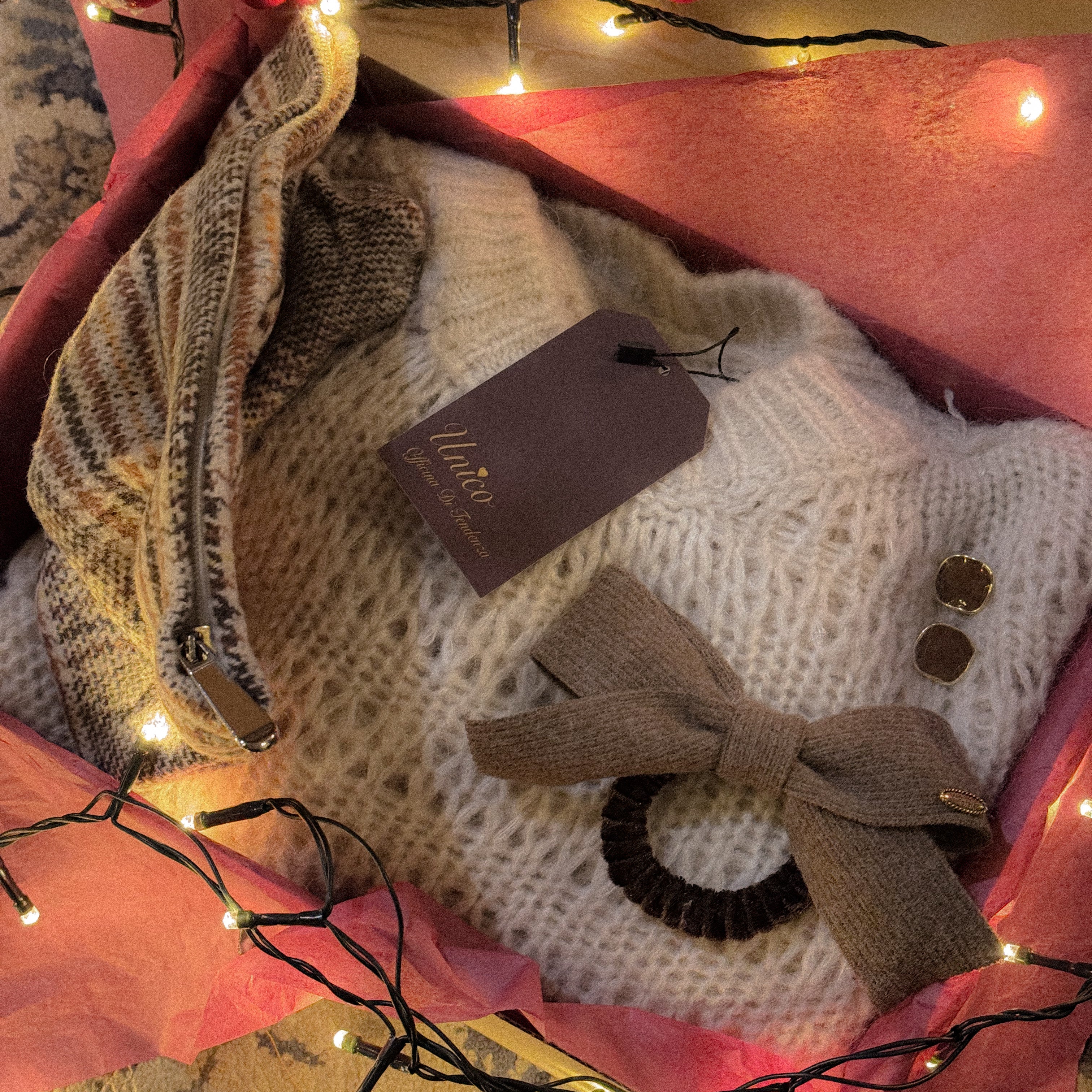 Gift Box Natalizia Donna Cozy Chic | Cofanetto Regalo Maglione Panna e Accessori