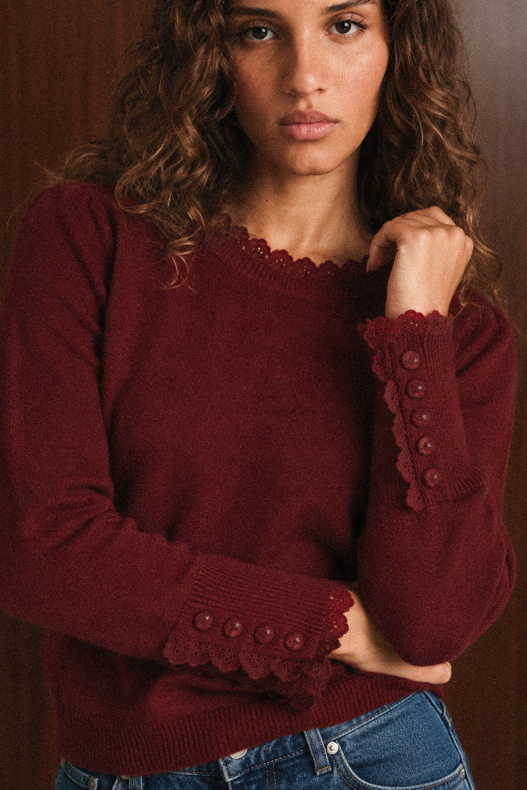Maglione Cristine donna bordeaux in maglia con colletto e polsini in pizzo