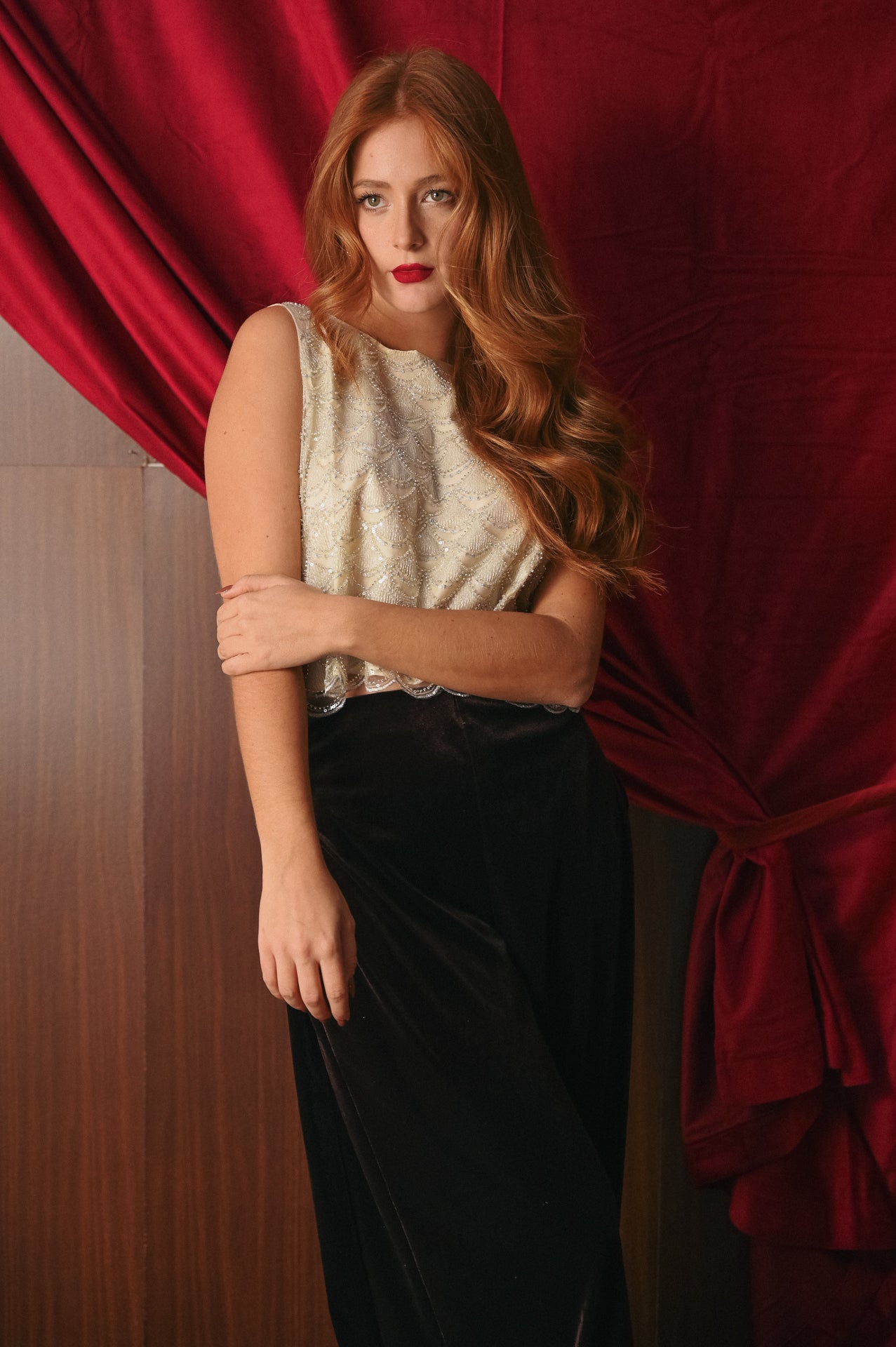 Top Donna Ricamato con Perline Beige | Smanicato Elegante da Sera | Lavorazione Artigianale