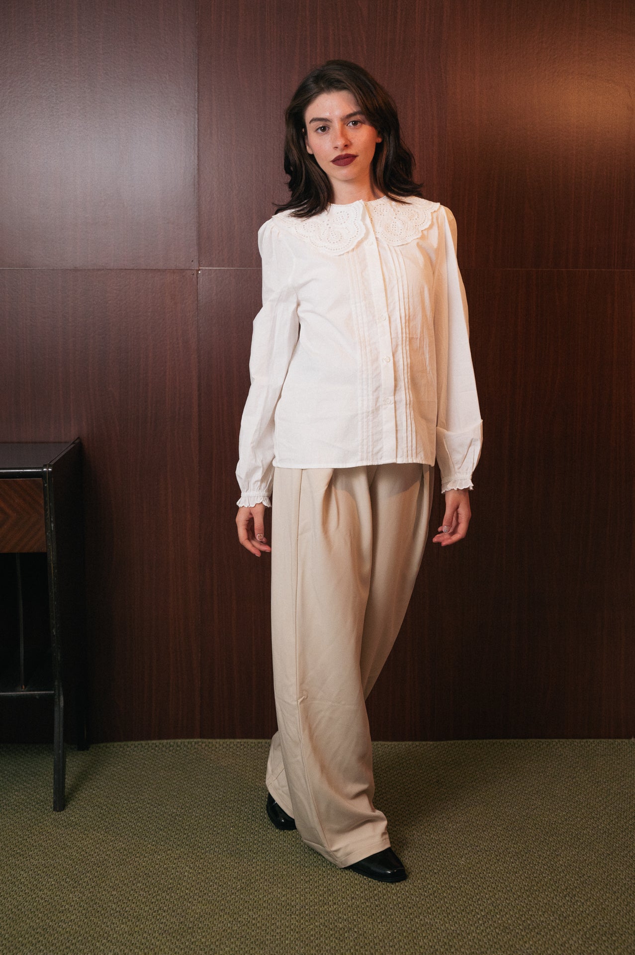 Camicia bianca in sangallo con maxi colletto