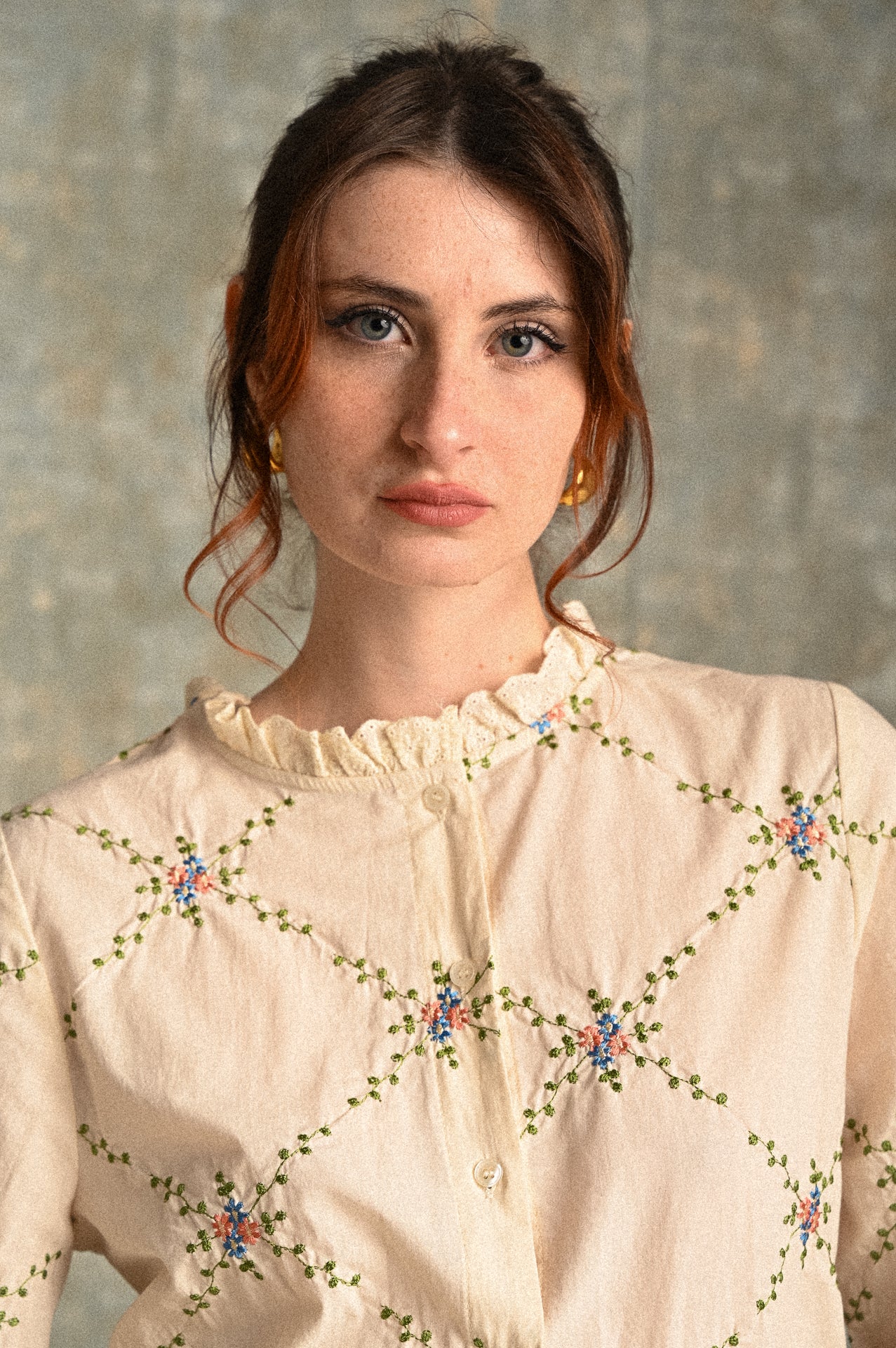 Camicia Anemone Avorio Ricamata Donna – Blusa in Cotone con Rouche