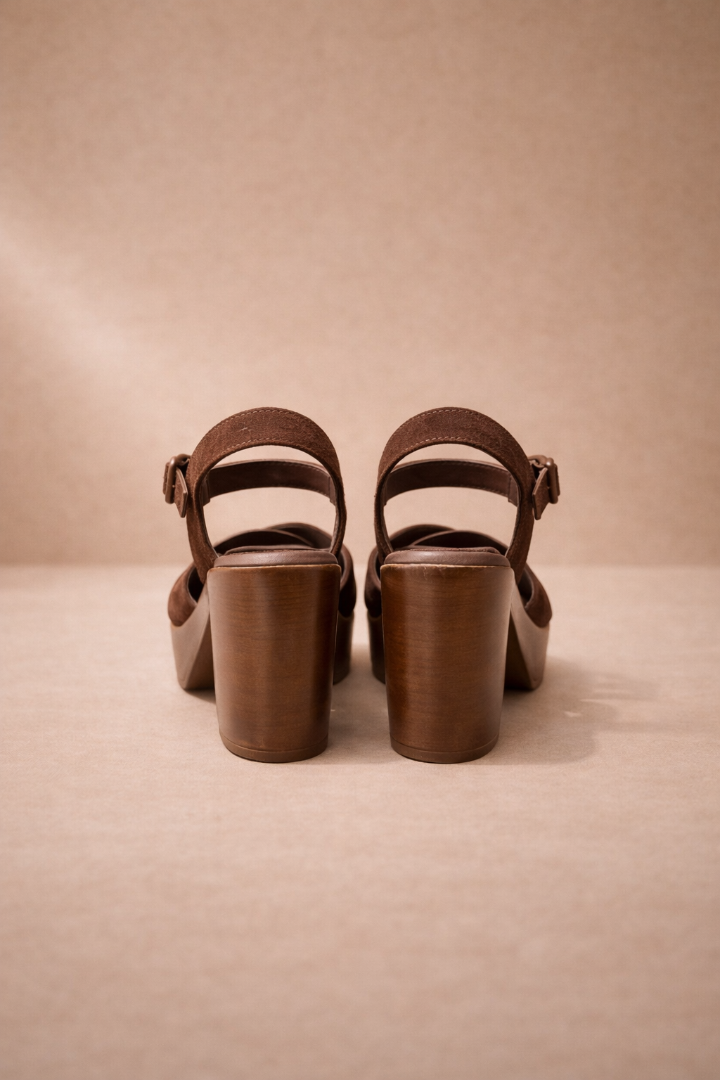 Sandalo in Pelle marrone con Tacco Largo e Plateau