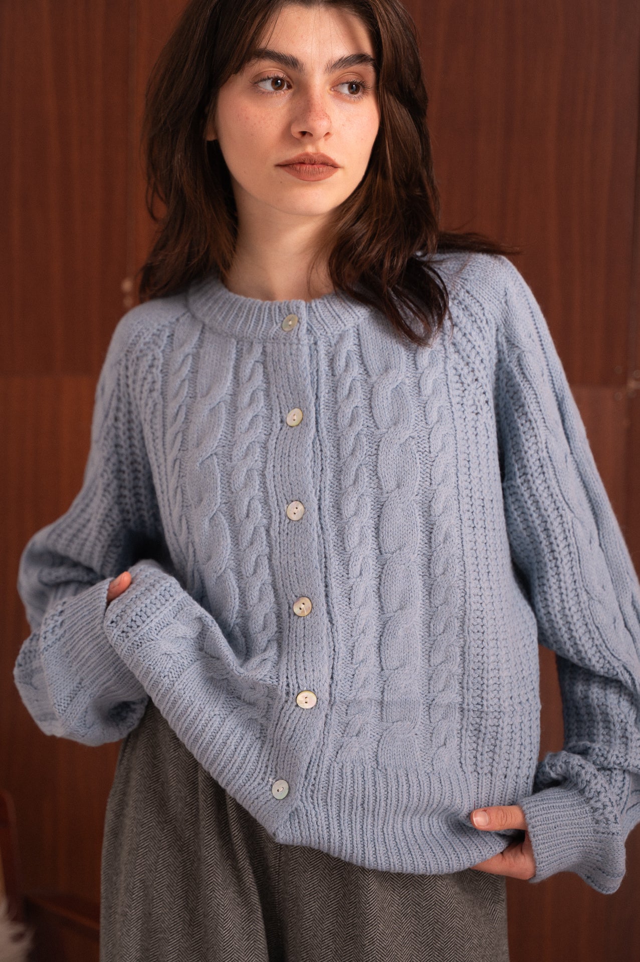 Cardigan Azzurro a Trecce con Bottoni Maglieria Morbida e Avvolgente