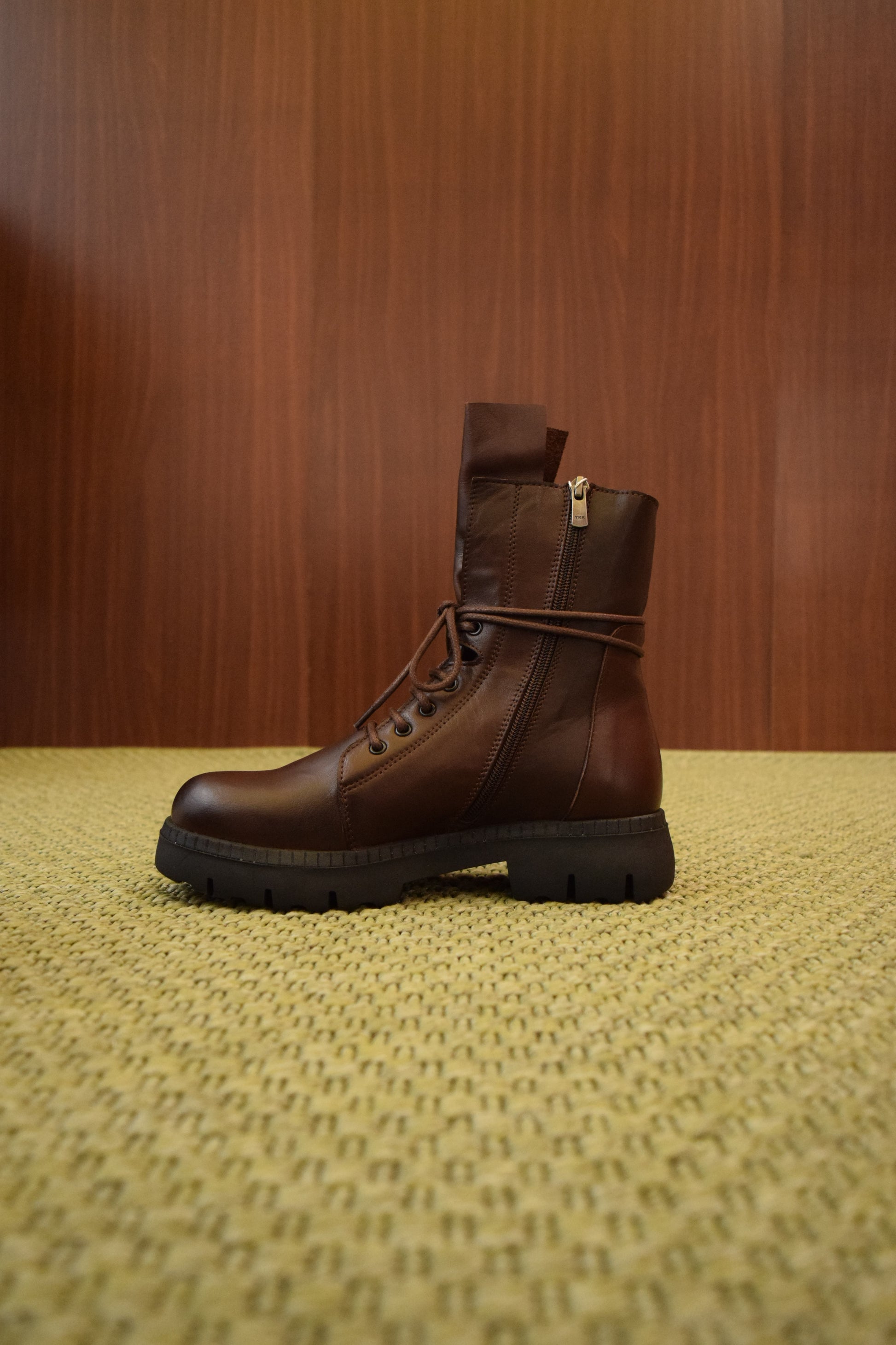 Stivaletti Donna Combat Boots in Vera Pelle Marrone con Suola Chunky