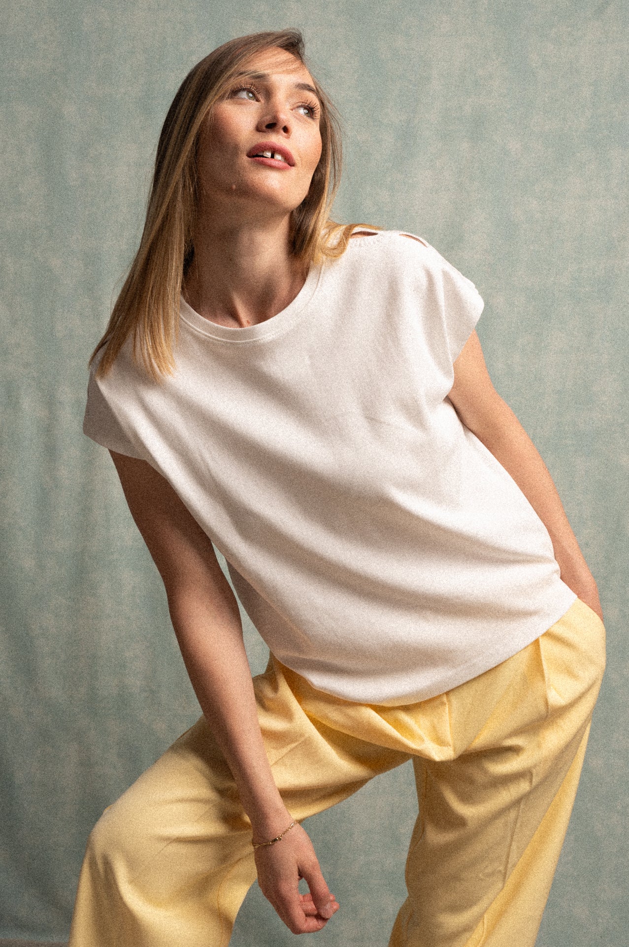 T-shirt Calipso smanicata bianca