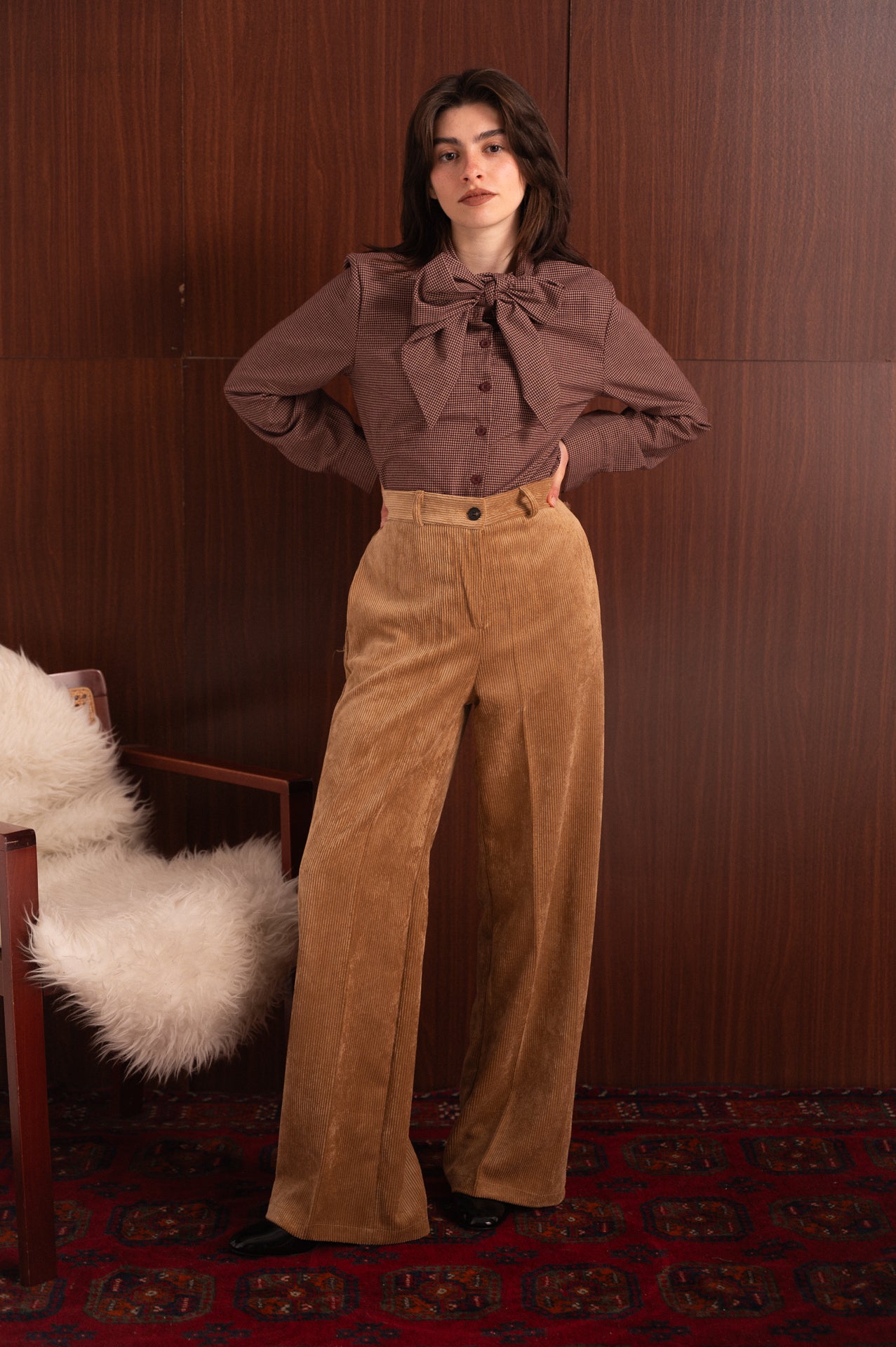 Camicia a micro fantasia con fiocco regolabile