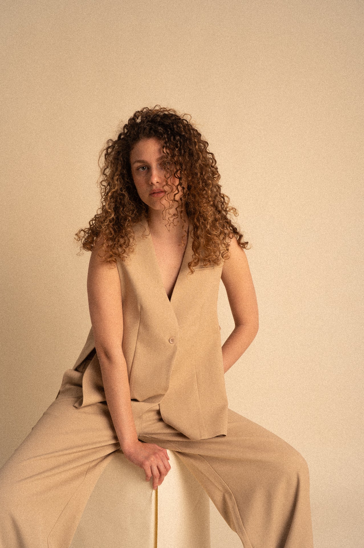 Completo Donna beige con Gilet Sartoriale Over e Pantalone Palazzo