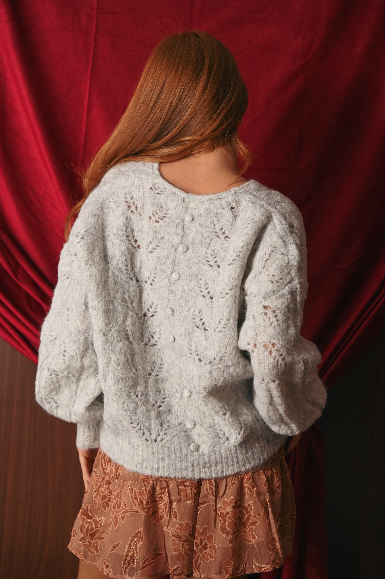 Maglione Grigio Oversize Scollo a V | Pullover Traforato Romantico | Cozy