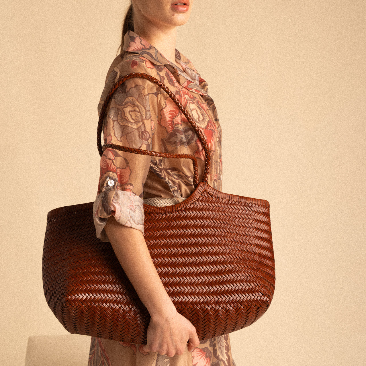 Woven Bag in vera pelle intrecciata a mano – Made in Italy | Colore cuoio