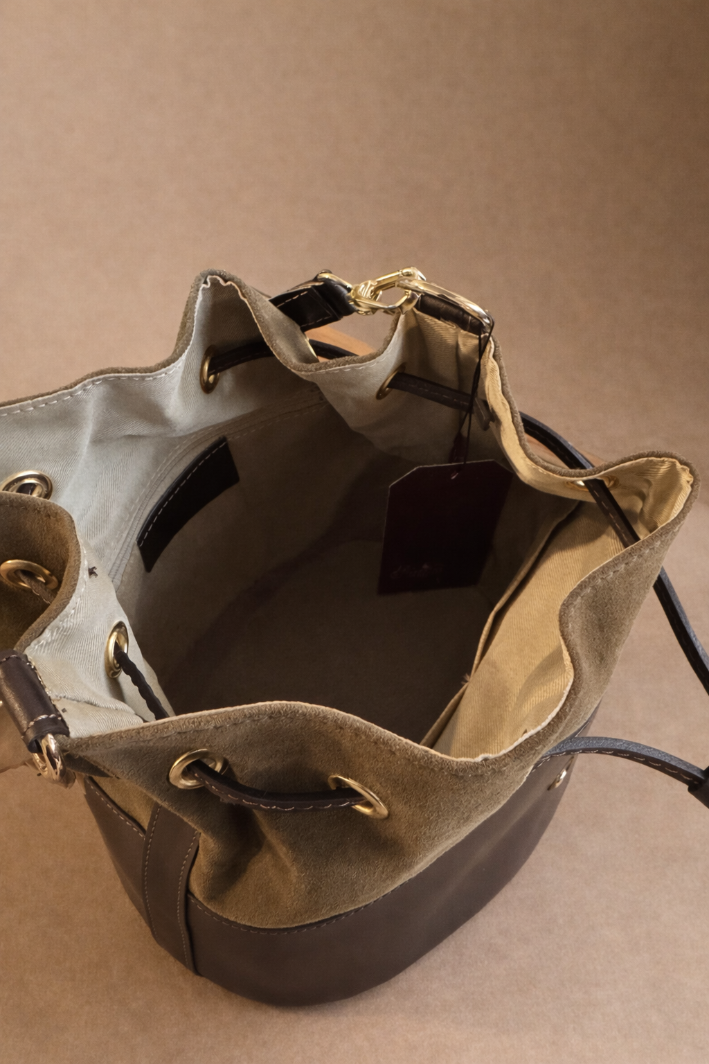 Borsa Secchiello Ribes in Vera Pelle Bicolore con Tracolla Regolabile