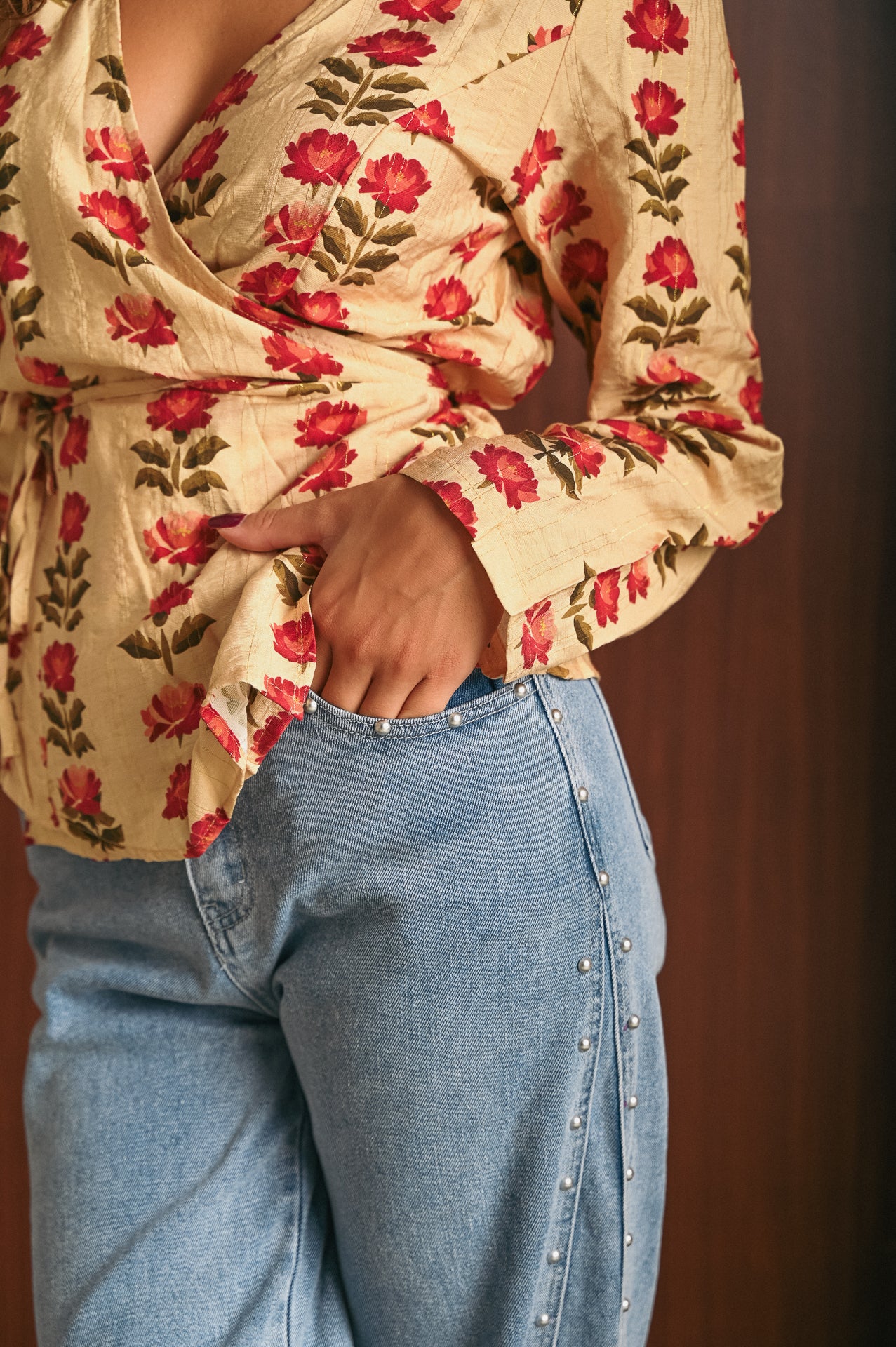 Blusa Donna Sara Fantasia Floreale con Scollatura a V, Laccetto Regolabile