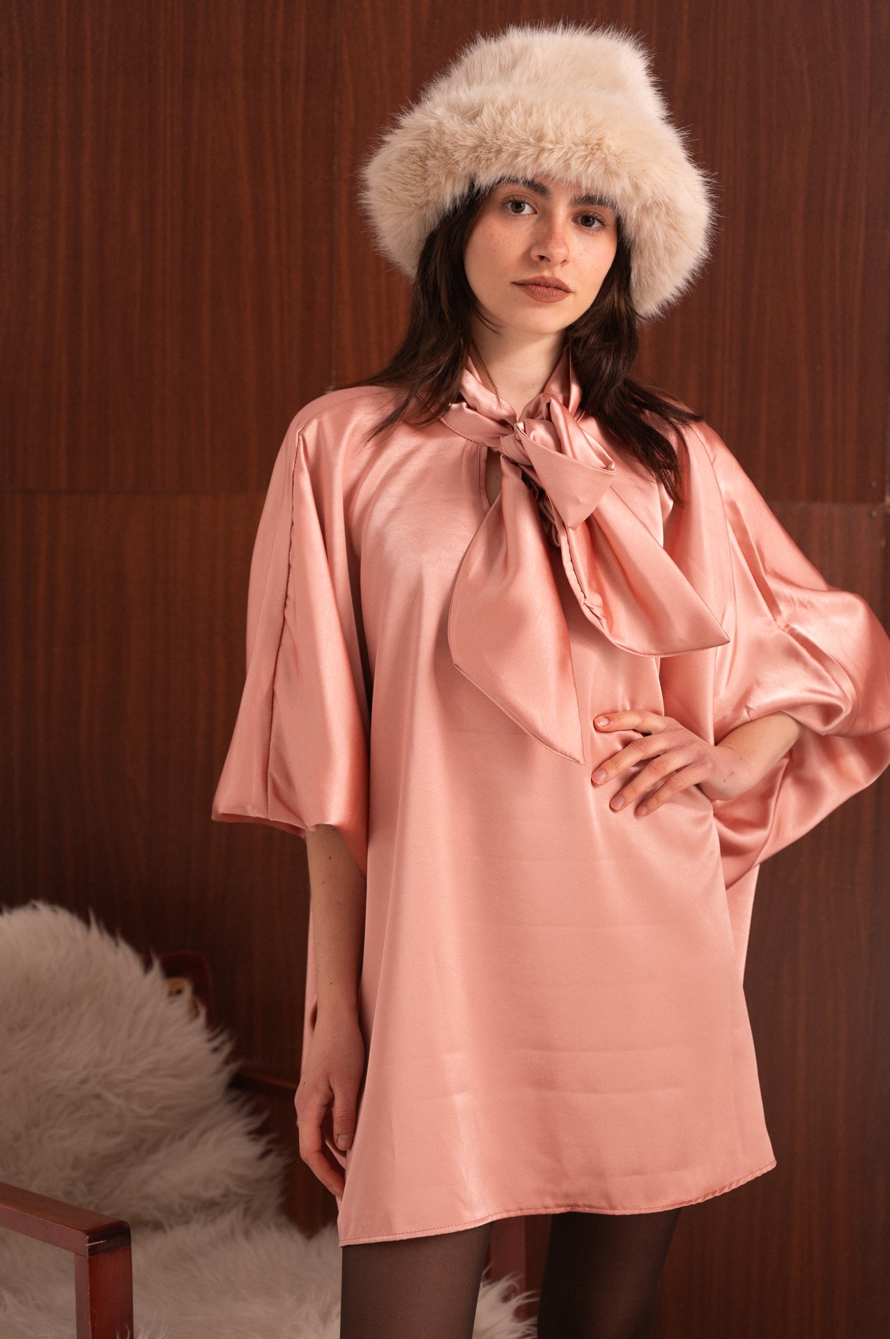 Maxi Camicia Satin Rosa con Fiocco al Collo