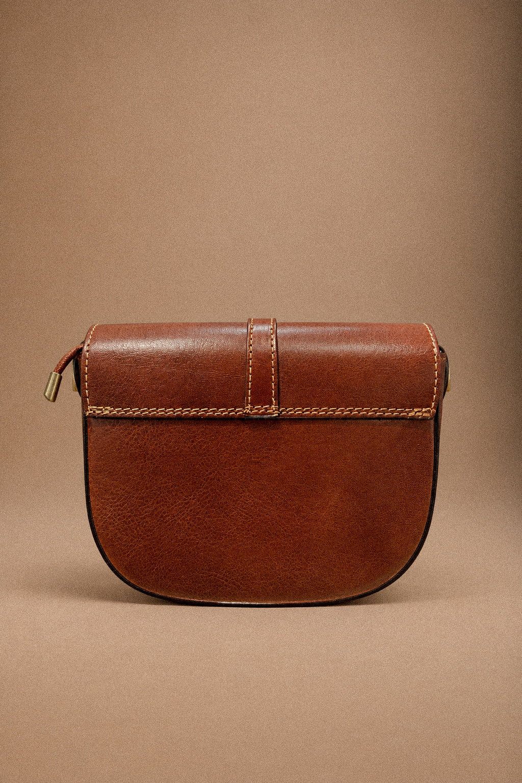 Borsa a Tracolla Donna in Vera Pelle color cuoio Modello Saddle con Patta
