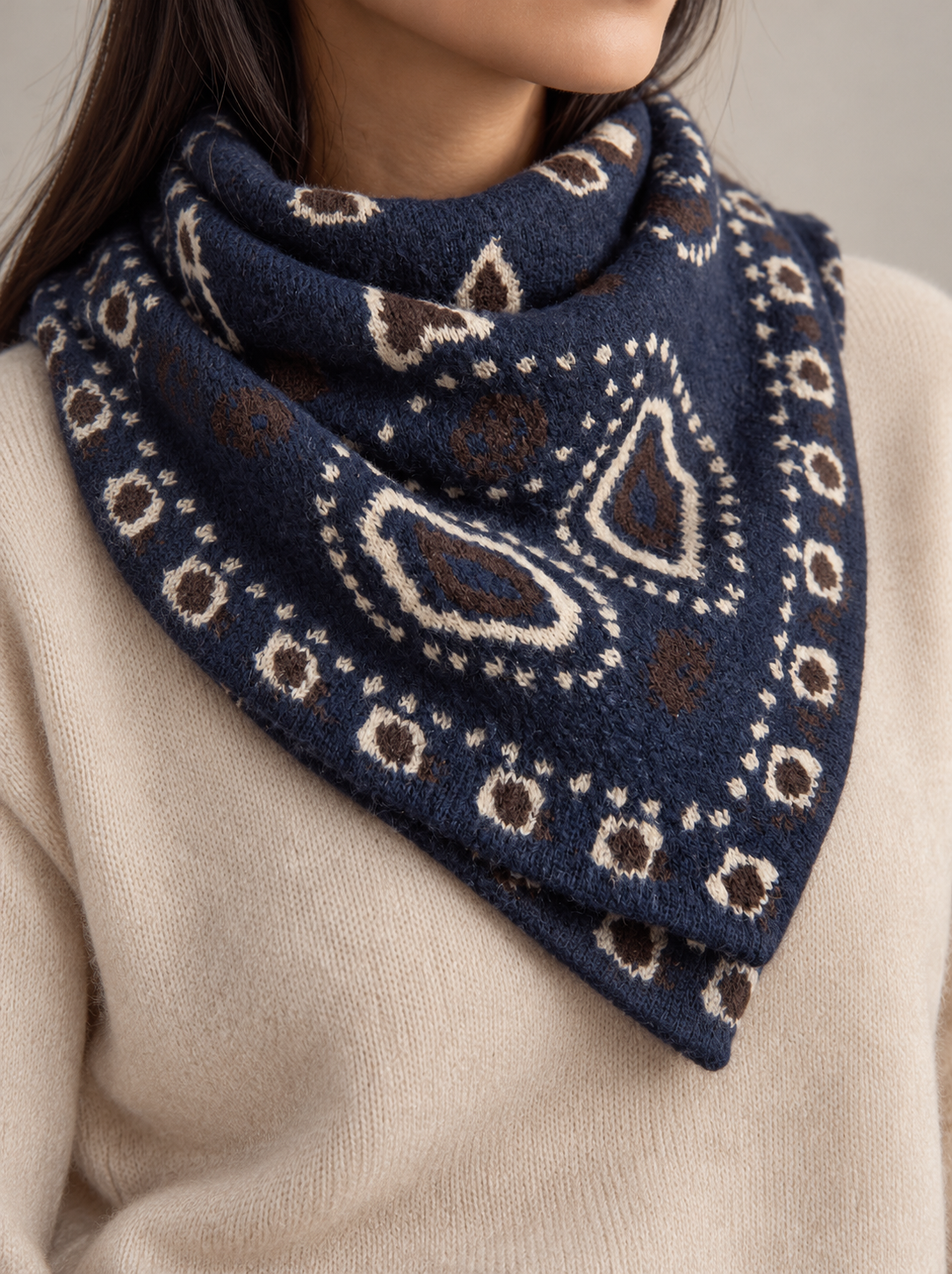 Bandana Donna in Lana Bordeaux con Fantasia Geometrica Regolabile
