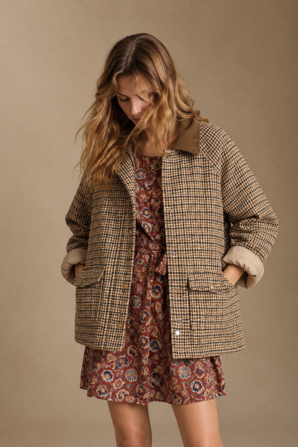 Blazer Donna Pied de Poule Beige e Marrone con Colletto in Velluto