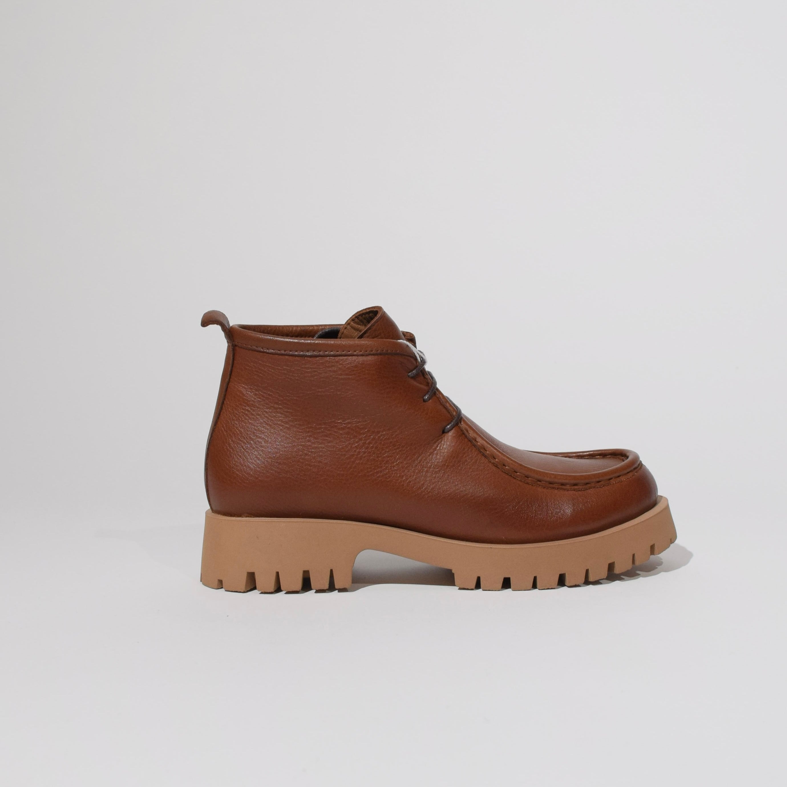 Leather padror shoe in tan color