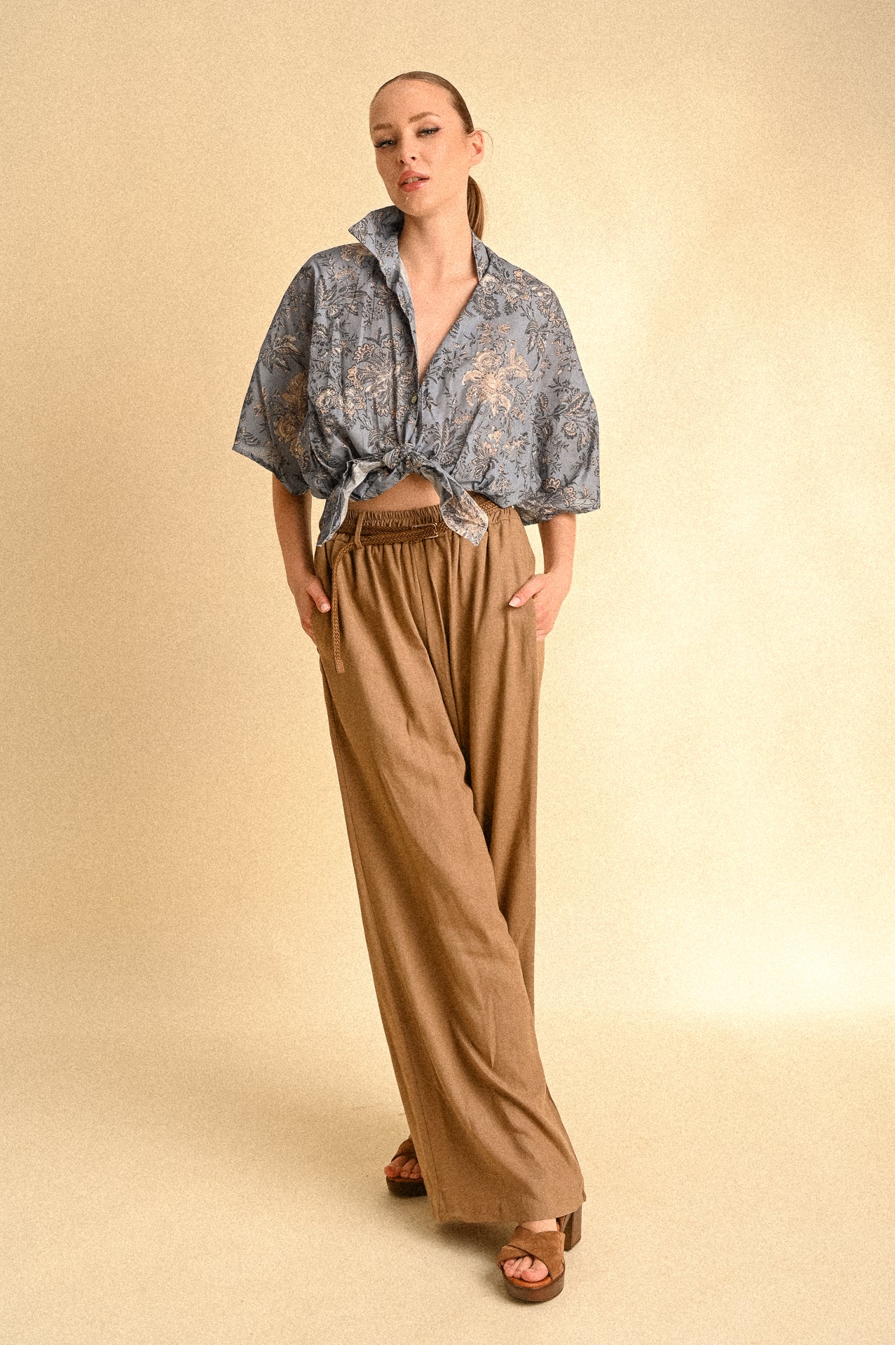 Camicia Aoi Fantasia Floreale con Nodo in Cotone