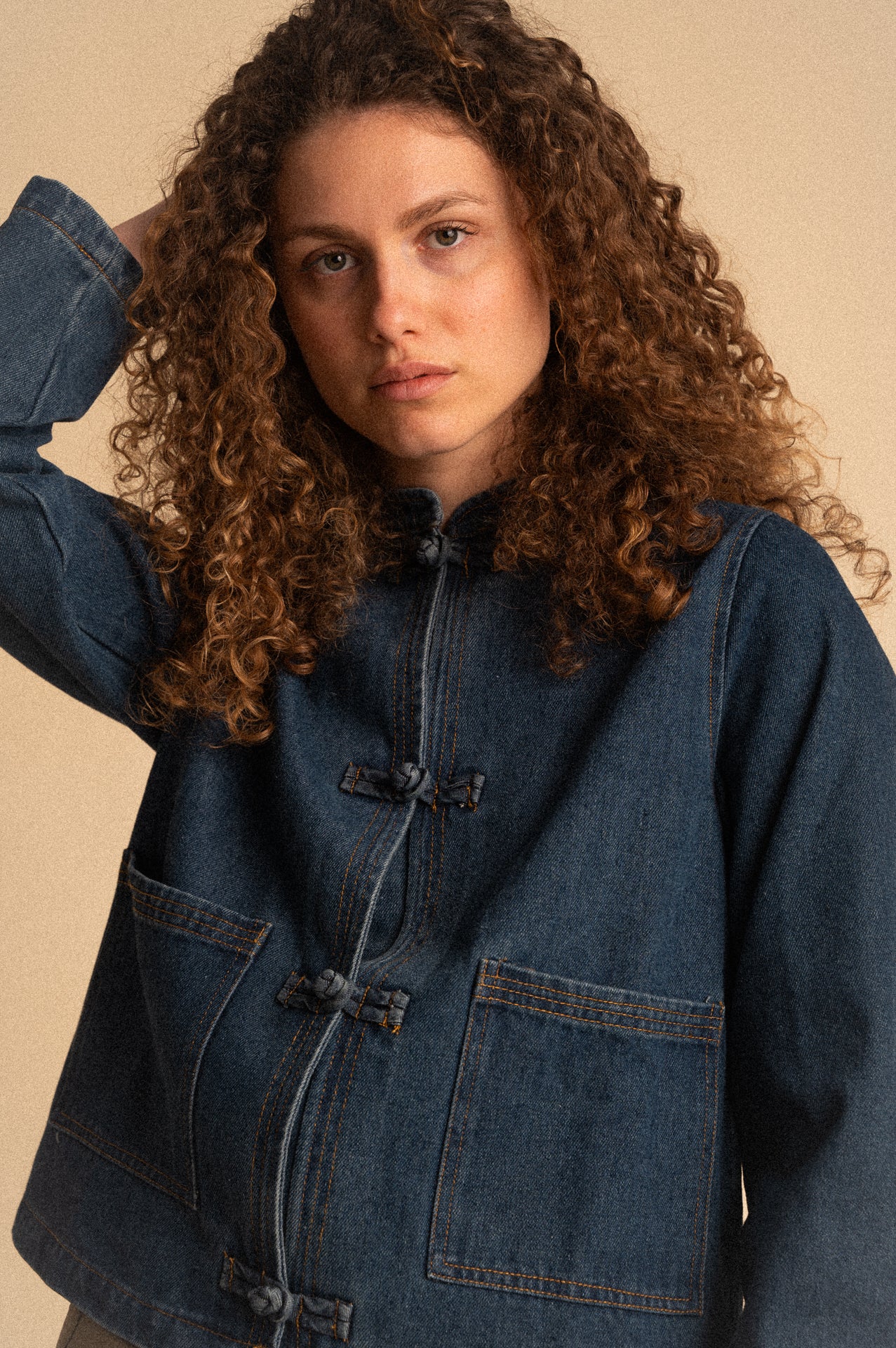 Giacca mandarin collet in Denim con Chiusura frog closure