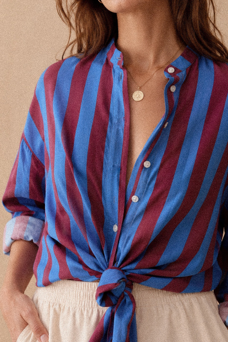 Camicia donna a righe blu e bordeaux con colletto coreano in cotone