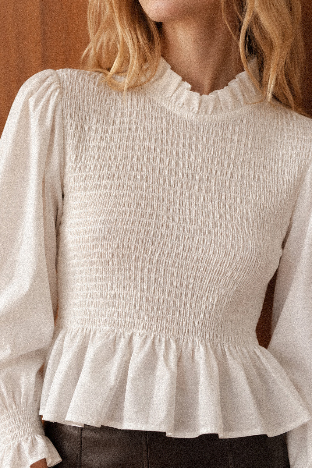 Blusa Donna bianca con Corpino Arricciato e Maniche Voluminose