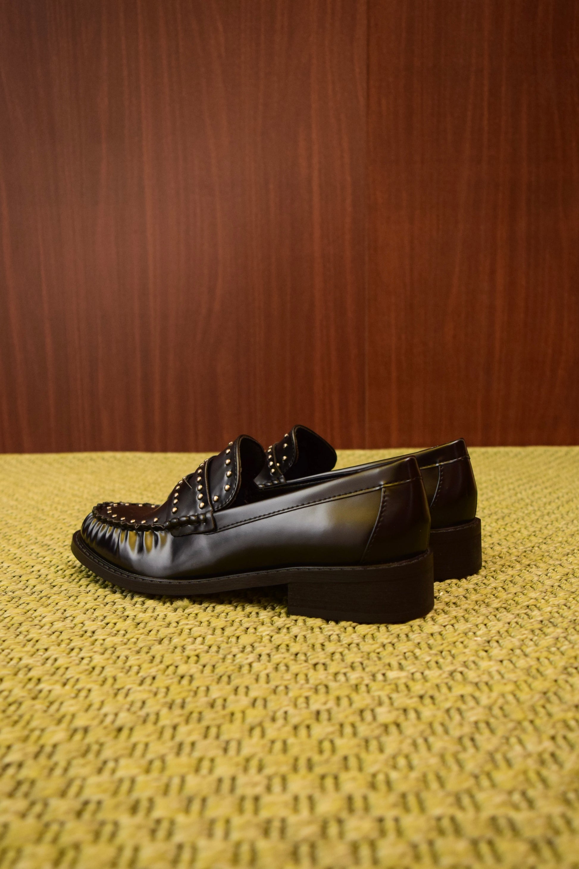 Mocassini da Donna Neri in Pelle Vegan con Borchie Metalliche