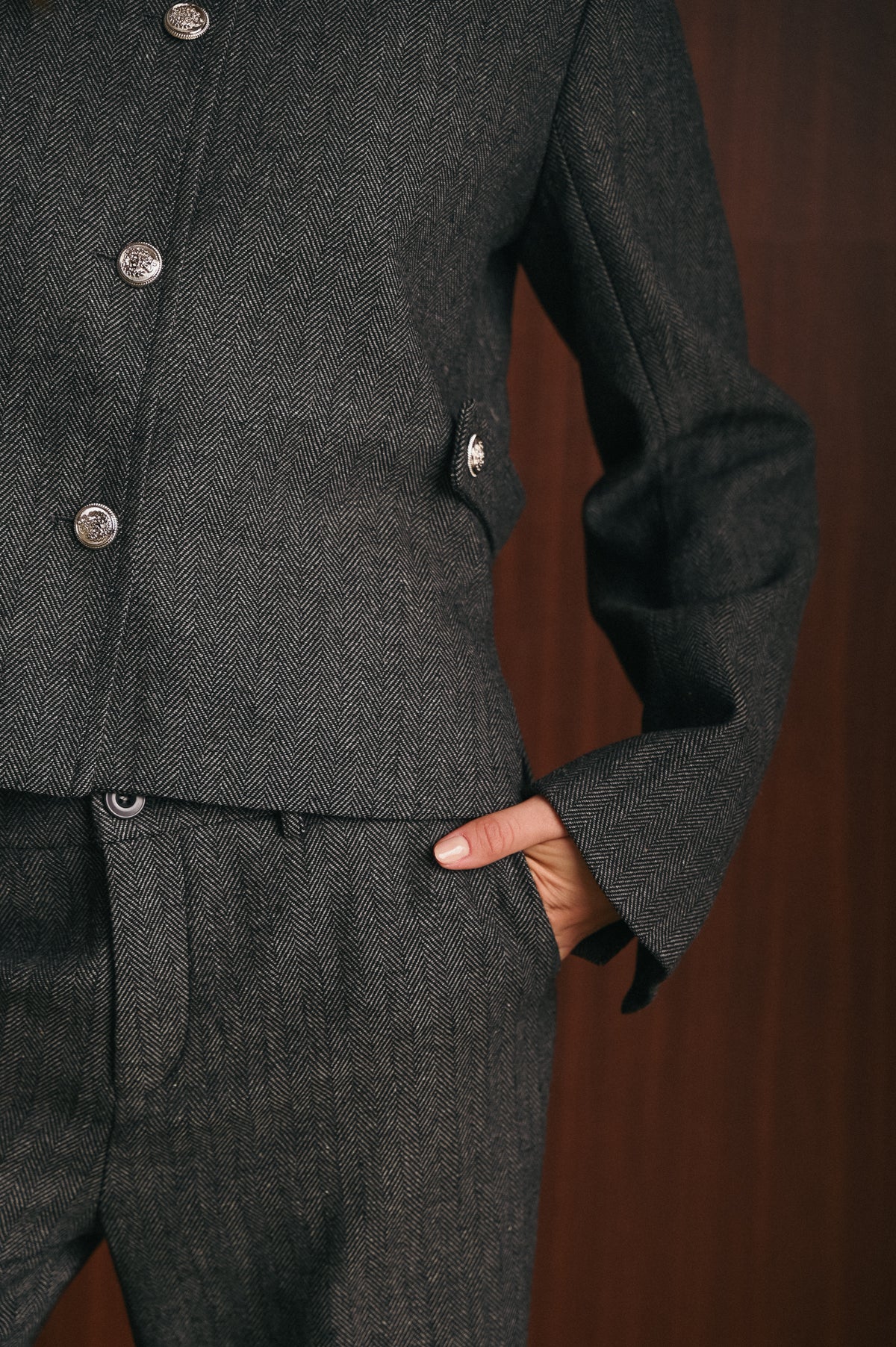 Giacca Donna Spigata Grigia Sartoriale con Bottoni Gioiello