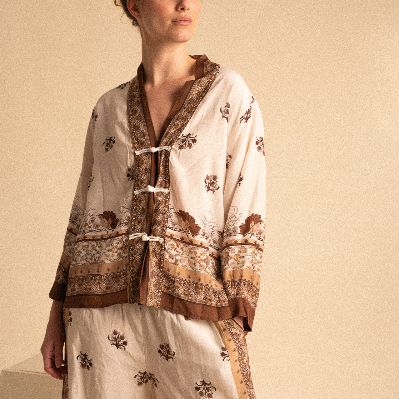Kimono Donna Fantasia Paisley in Viscosa con Chiusura Frontale – Kimono Elegante Leggero