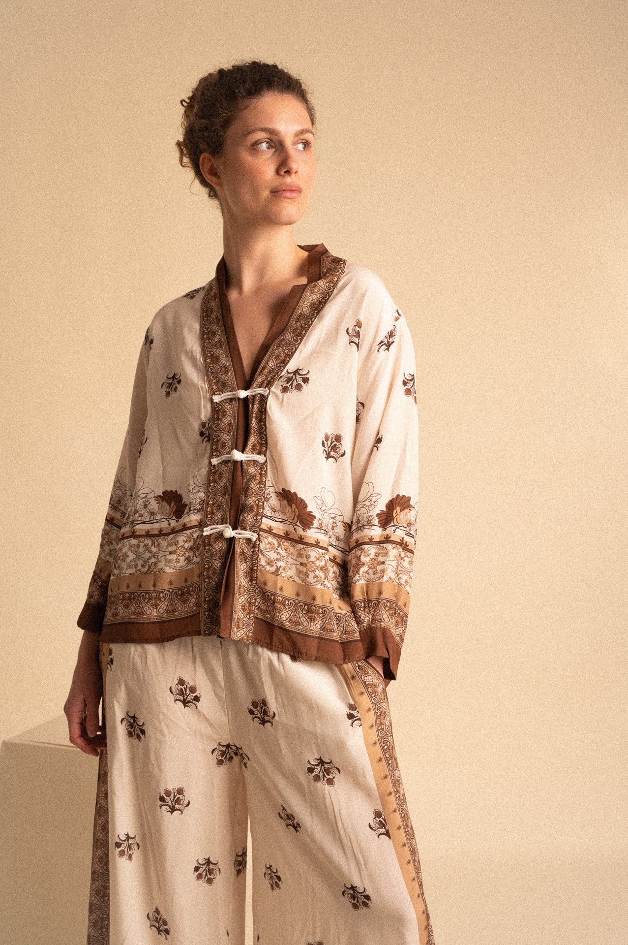 Kimono Donna Fantasia Paisley in Viscosa con Chiusura Frontale – Kimono Elegante Leggero