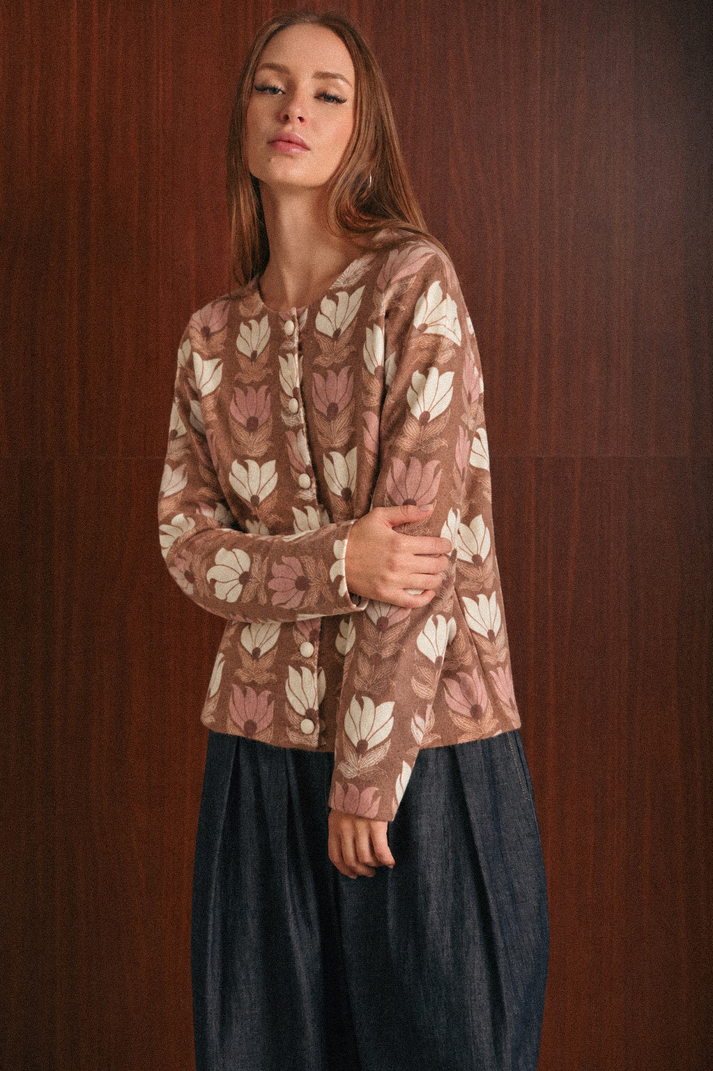 Cardigan donna Kansans con bottoni e fantasia floreale geometrica – marrone e rosa
