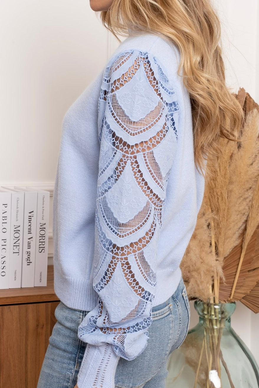 Maglione Donna azzurro Collo Alto Smerlato | Maniche in Pizzo