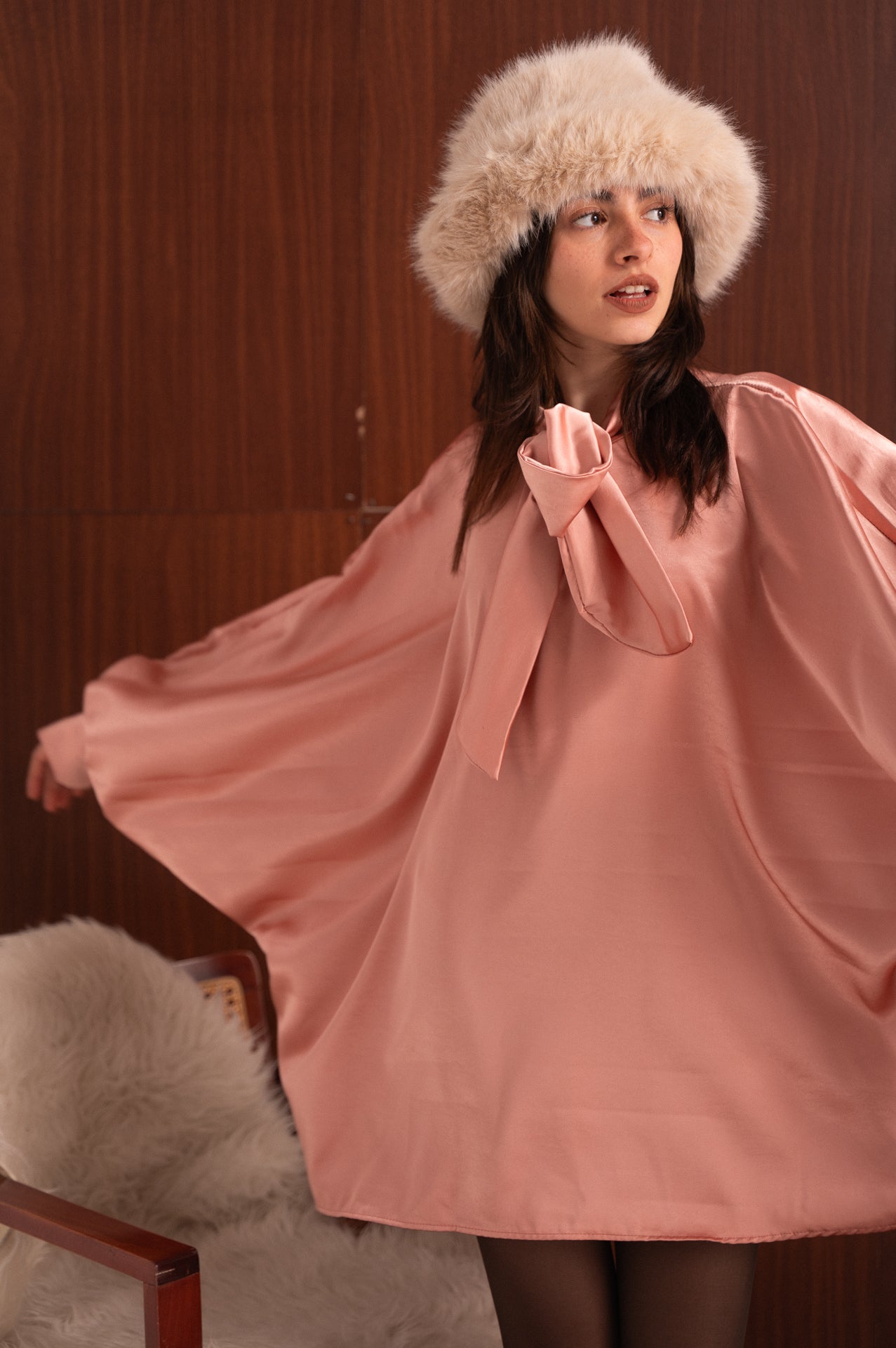 Maxi Camicia Satin Rosa con Fiocco al Collo