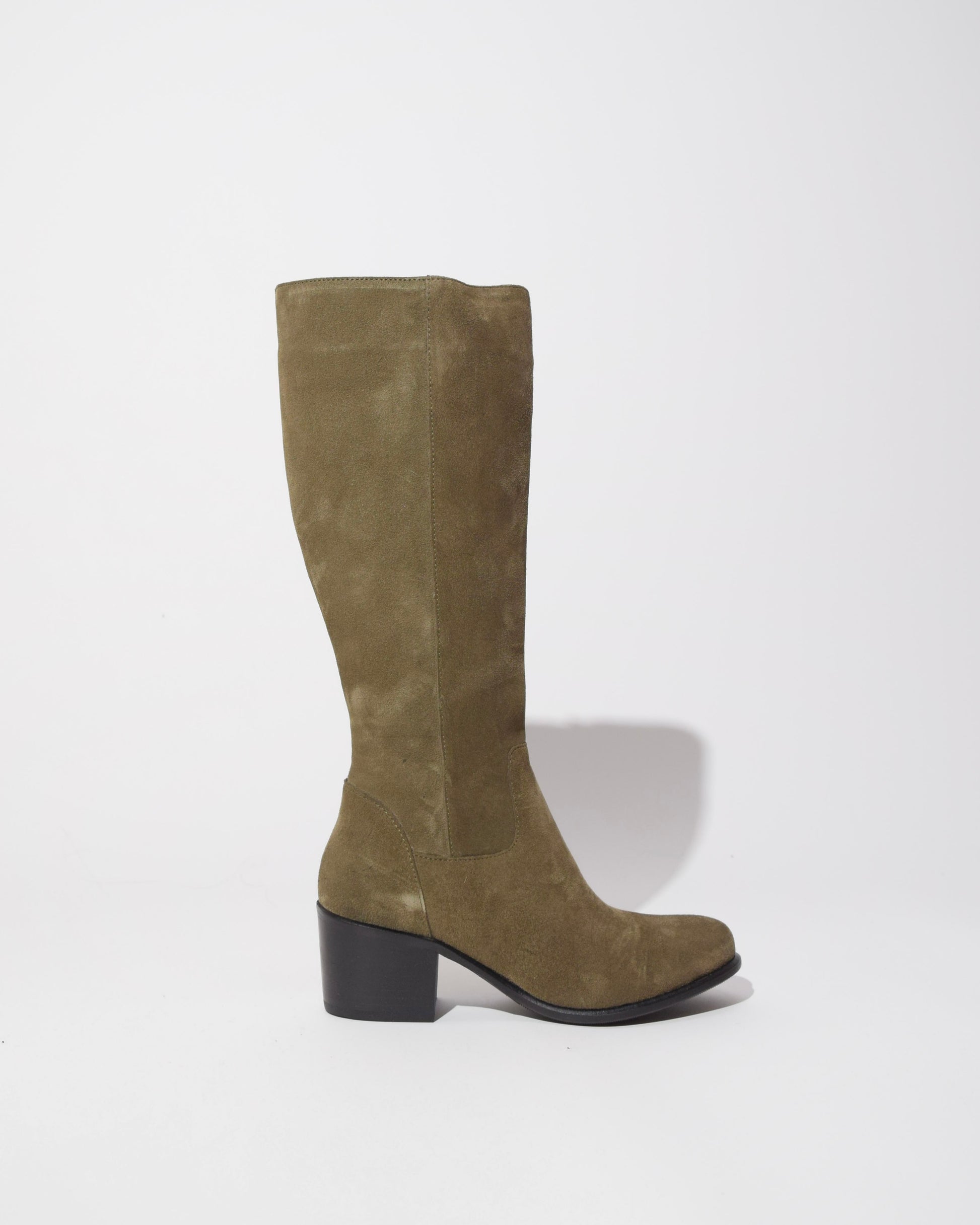 High suede boot in green leather