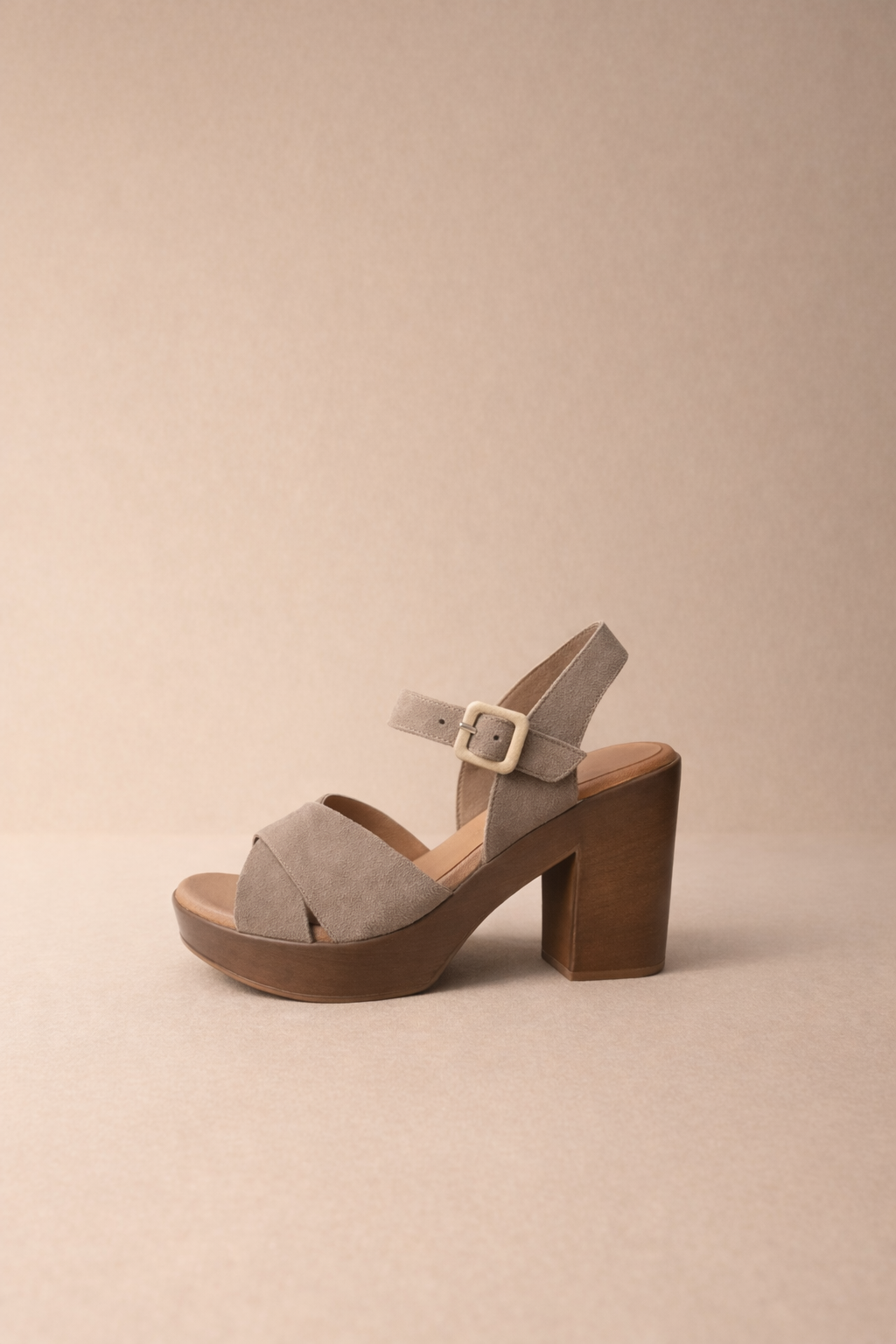 Sandalo in Pelle Taupe con Tacco Largo e Plateau