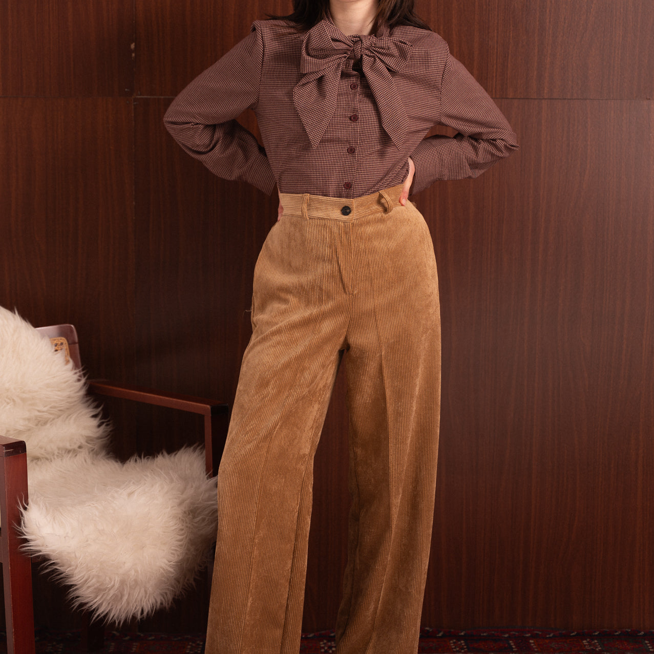 Pantaloni sabbia donna in velluto a coste larghe